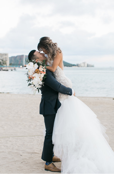 Contemporary Resort Elopement on Oahu