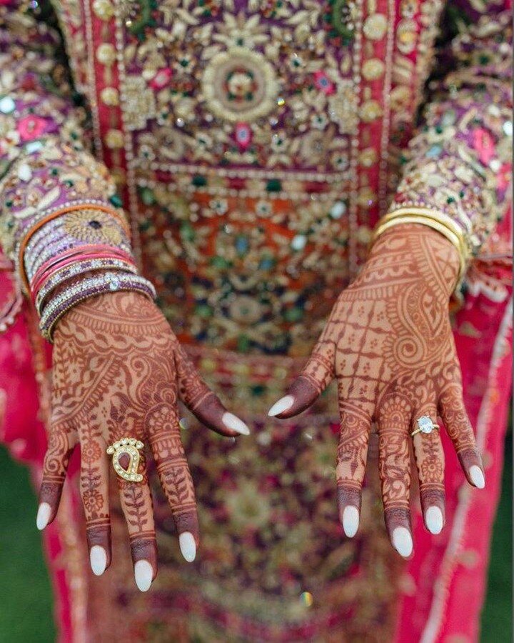 How do you want to incorporate culture into your elopement?⠀
⠀
Many of our couples want to have some sort of cultural, religious or traditional element represented on their wedding day and we are all for that!⠀
⠀
Choosing to represent your family, ba
