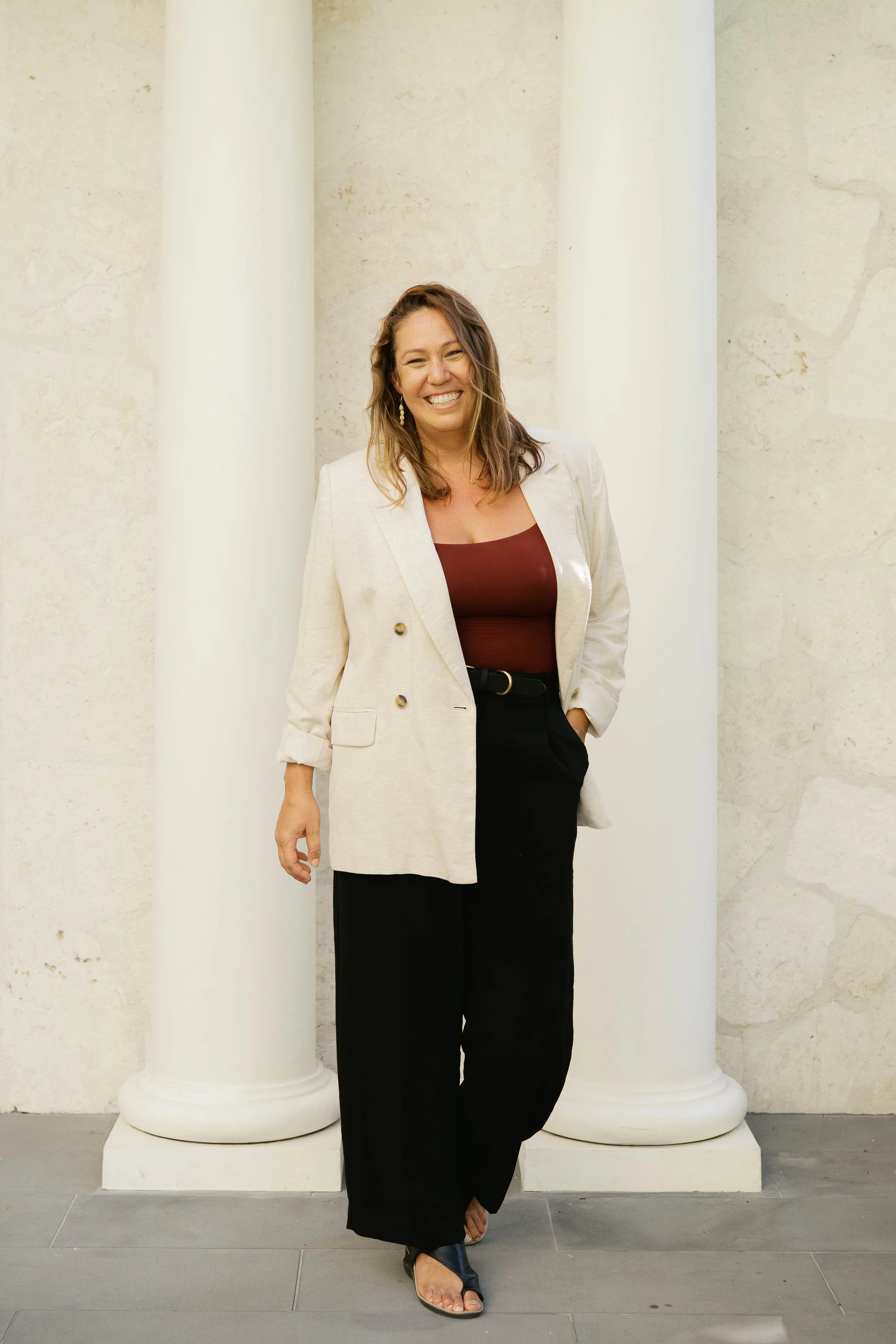 Top Hawaii elopement planner walking to meet wedding couple