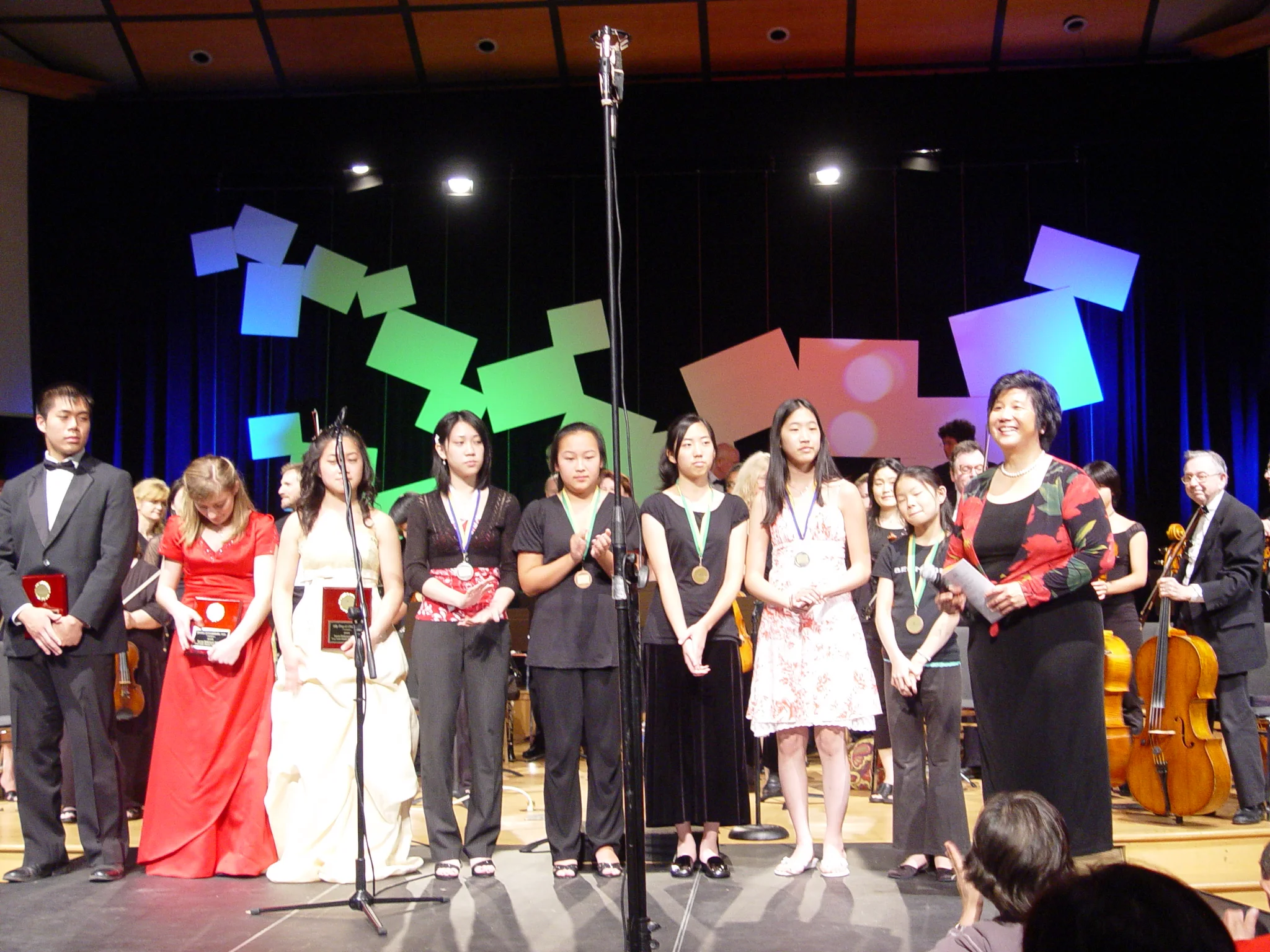 Awards Presentation: Justin Yeh, Emma Schmiedecke, Lily Chiu, Katelyn Tran, Amy Zhang, Cheryl Peng, Michelle Ma and Penny Luan