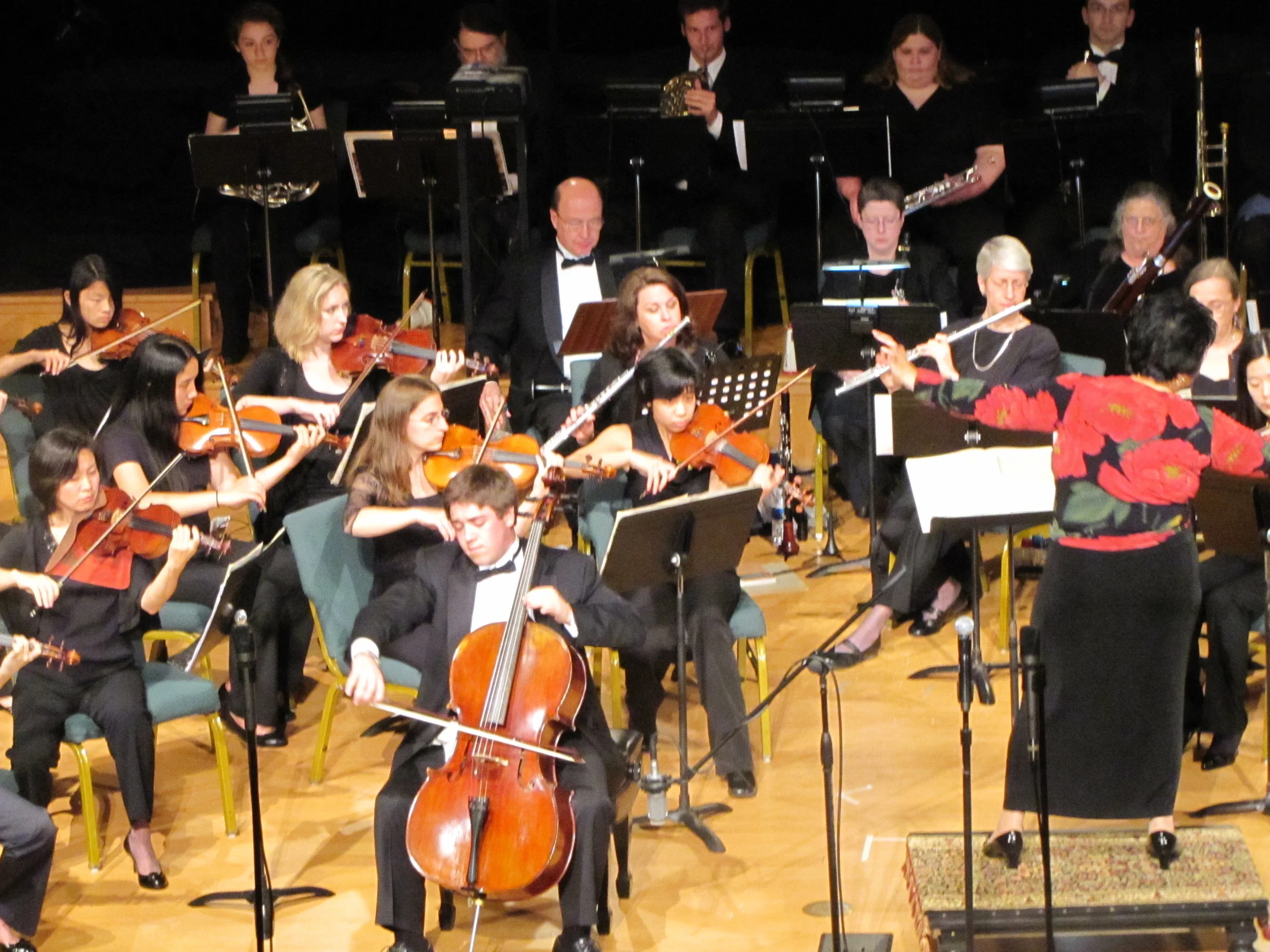Nathan Watts performing Lalo Cello Concerto