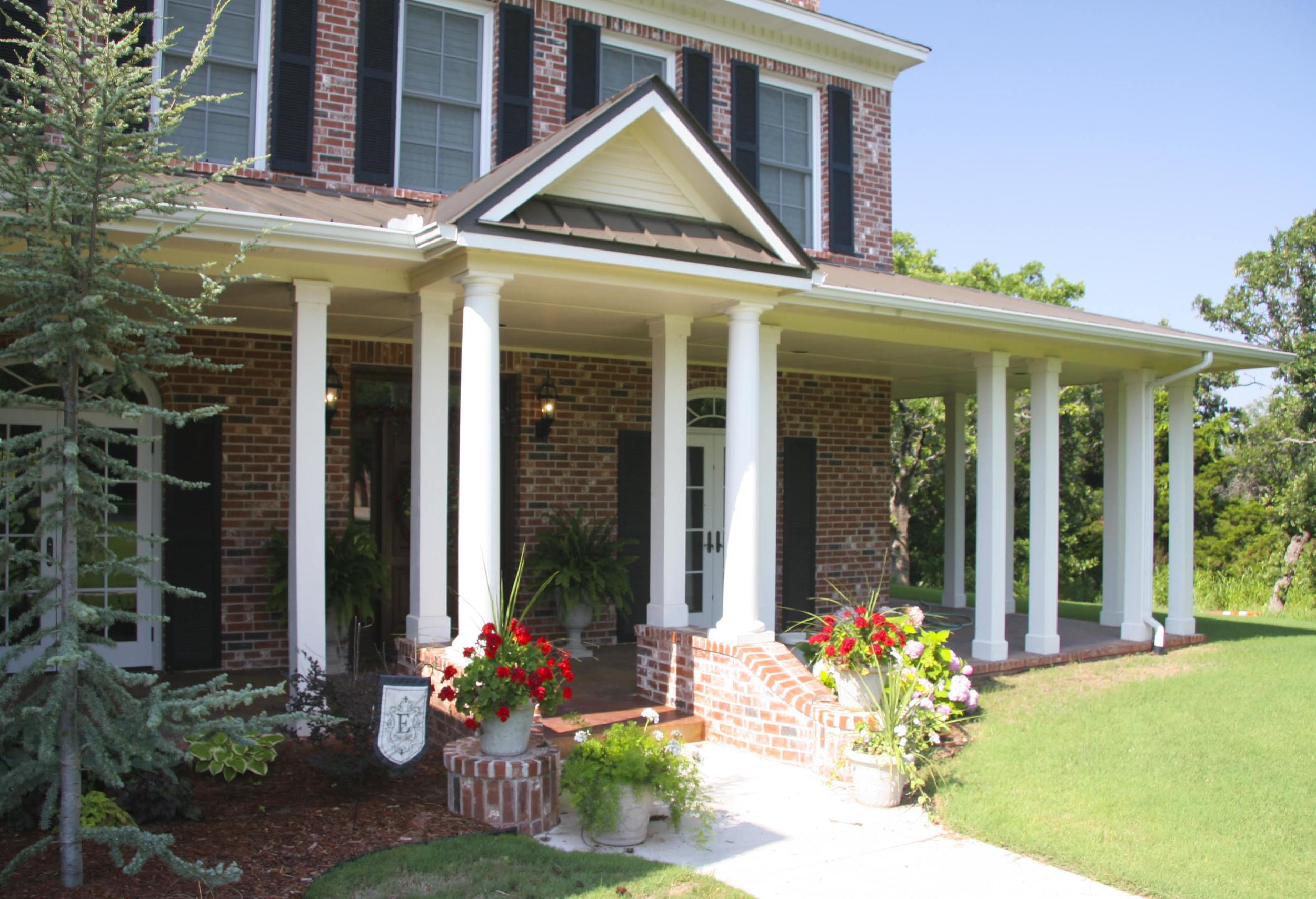 Elliott House Exterior 03.jpg