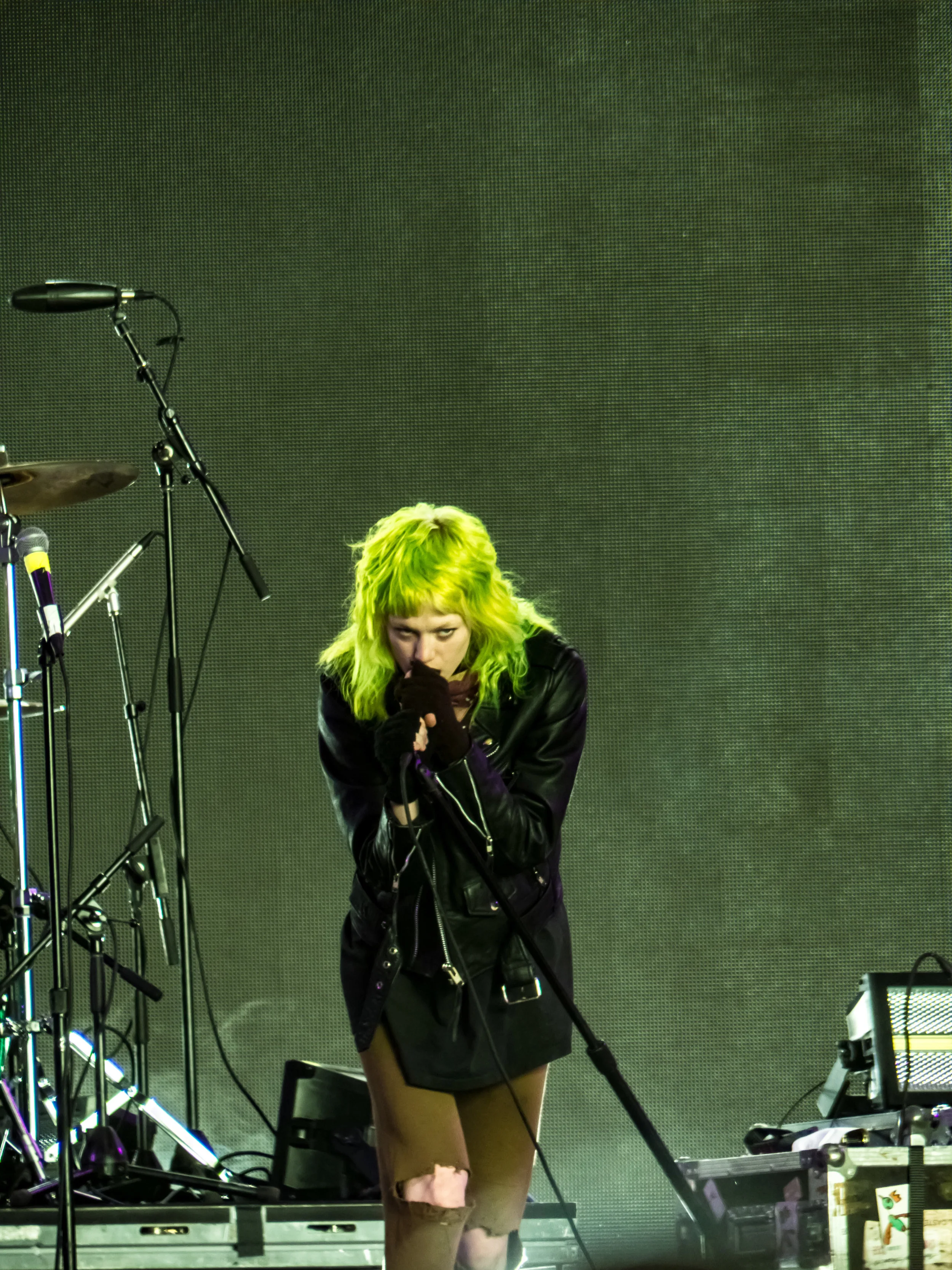 Crystal Castles-3.jpg