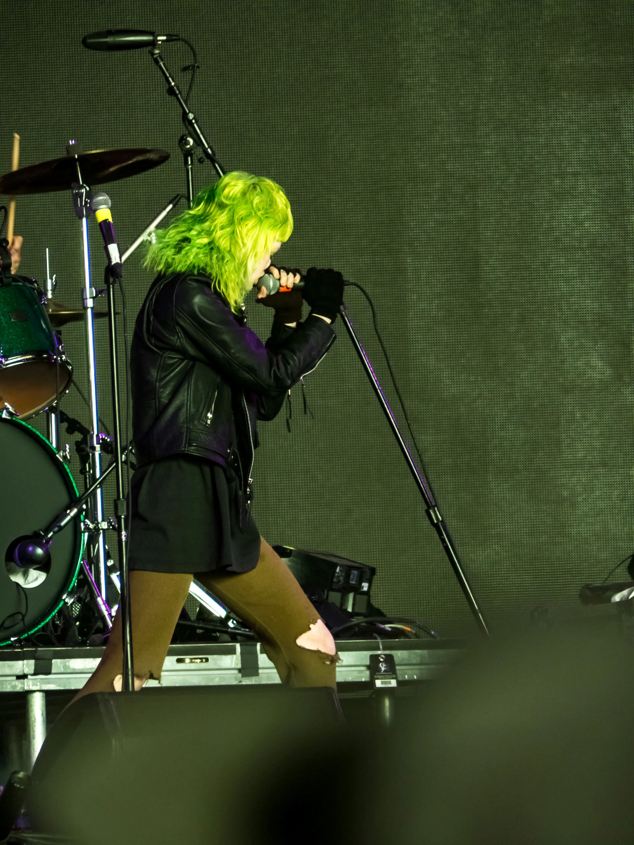 Crystal Castles-2.jpg