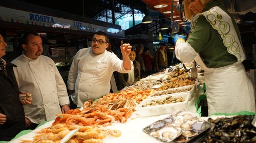    ShermansCruise: We Tried It!  Viking Sea's  Kitchen Table in Barcelona    BARCELONA — Chorizo, manchego, olives, anchovies, tapas, paella — the cuisine of Barcelona is as famous as the architecture. While docked in the Spanish city, passengers on 