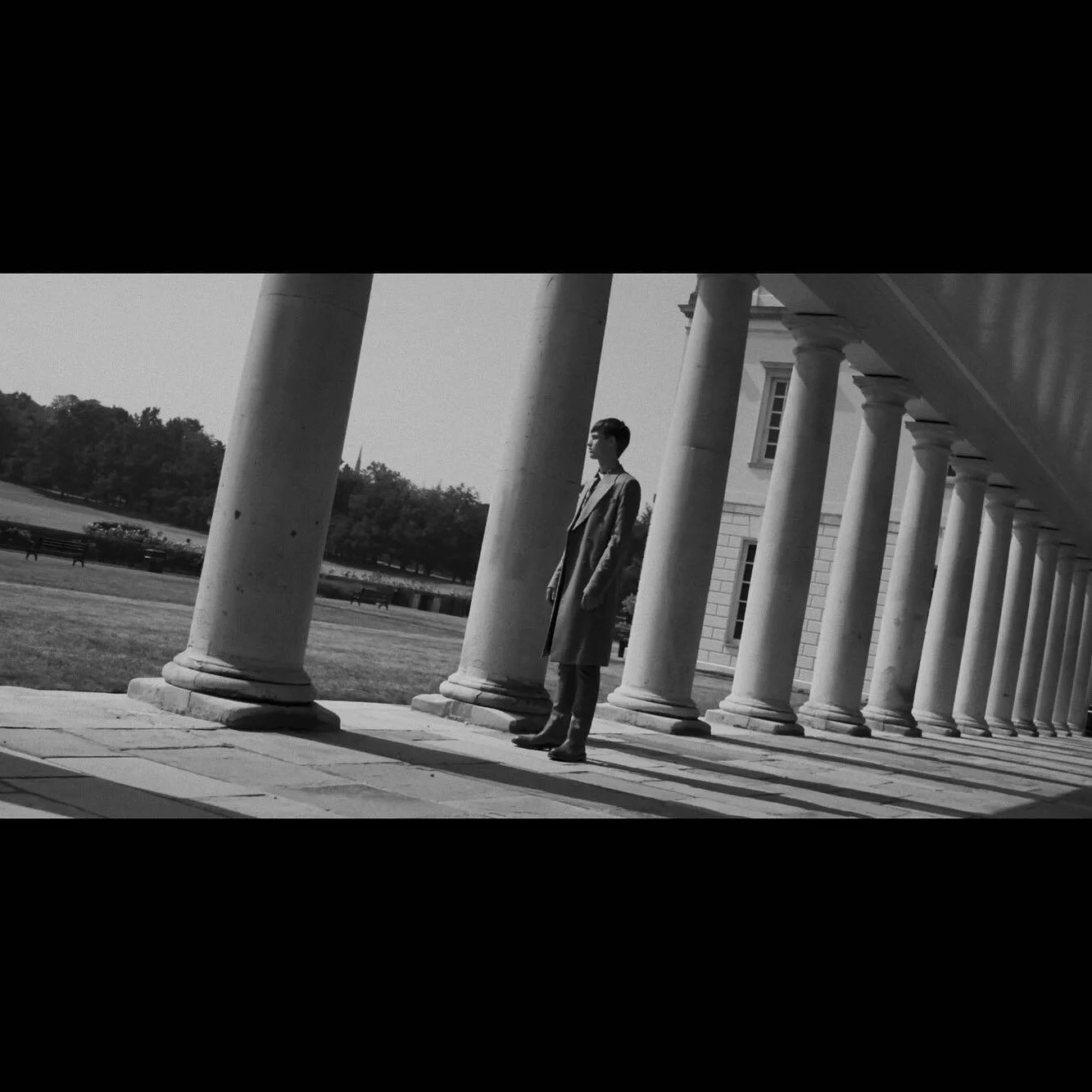 DIOR. @mojeh_magazine 

@dior #commercial #cinematography #dop #blackandwhite #light #shadow #cinematographer #location #dior #fashion