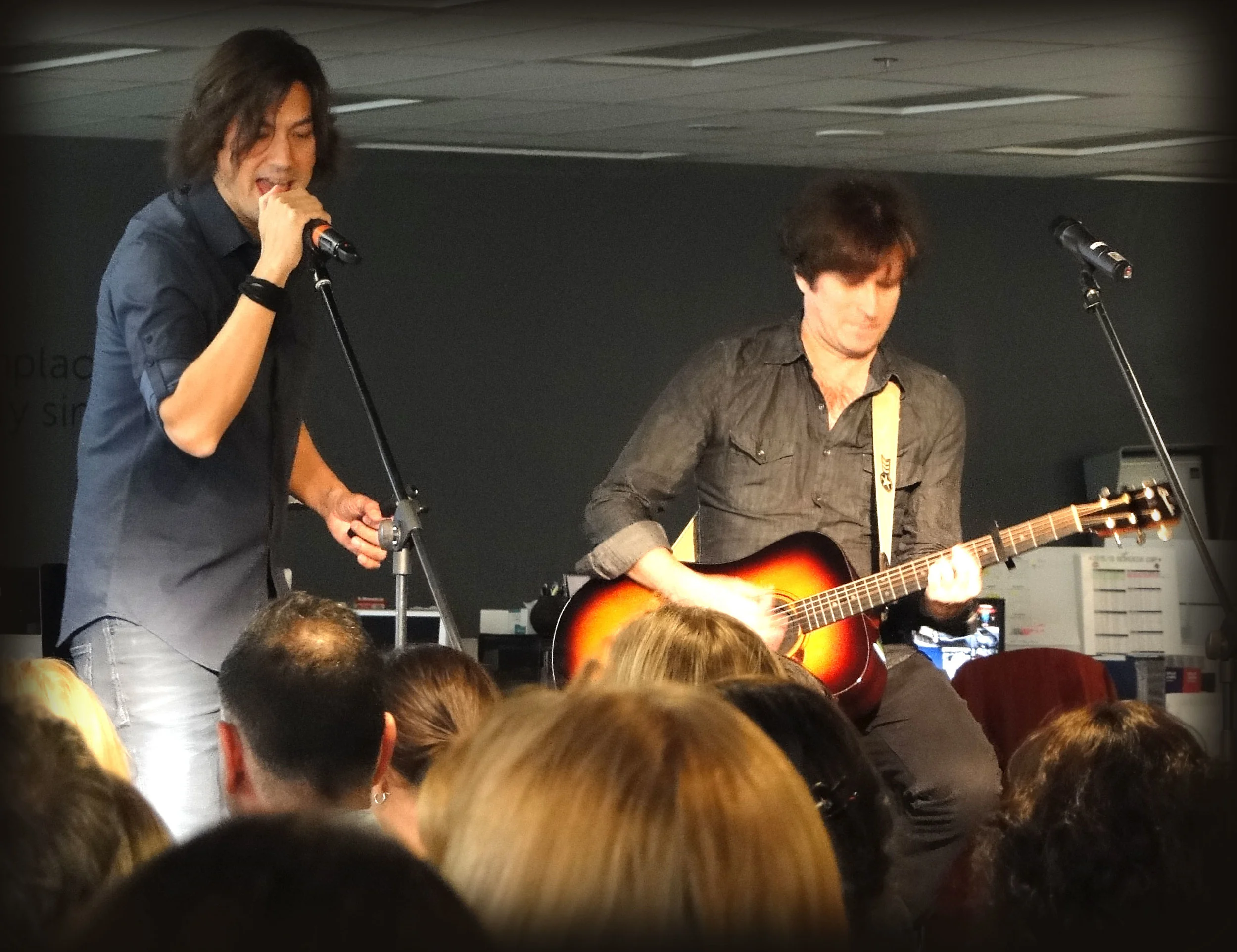 David Usher with Jonathan Gallivan, Guitarist