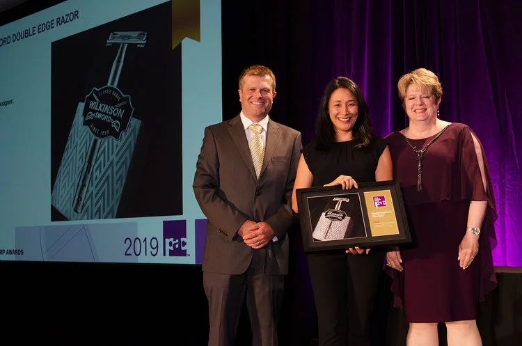 Wilkinson Sword’s Double Edge Razor won Gold. San Yee Nye, VP Account Director, accepts the award onstage.