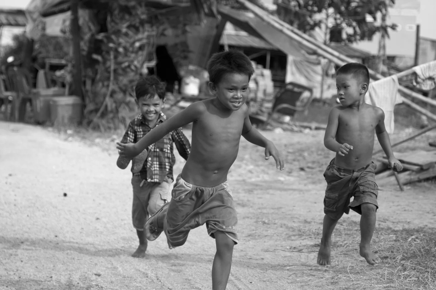  Cambodia, Kampong Chhnang area , kids playing. 