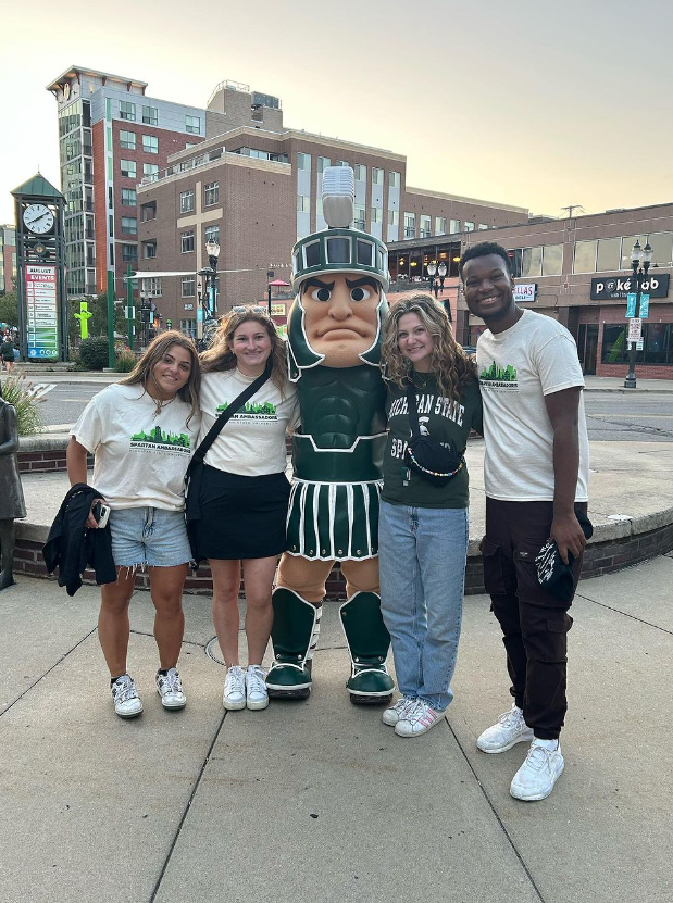 ExtravaGrandza Interns Pic with Sparty.PNG