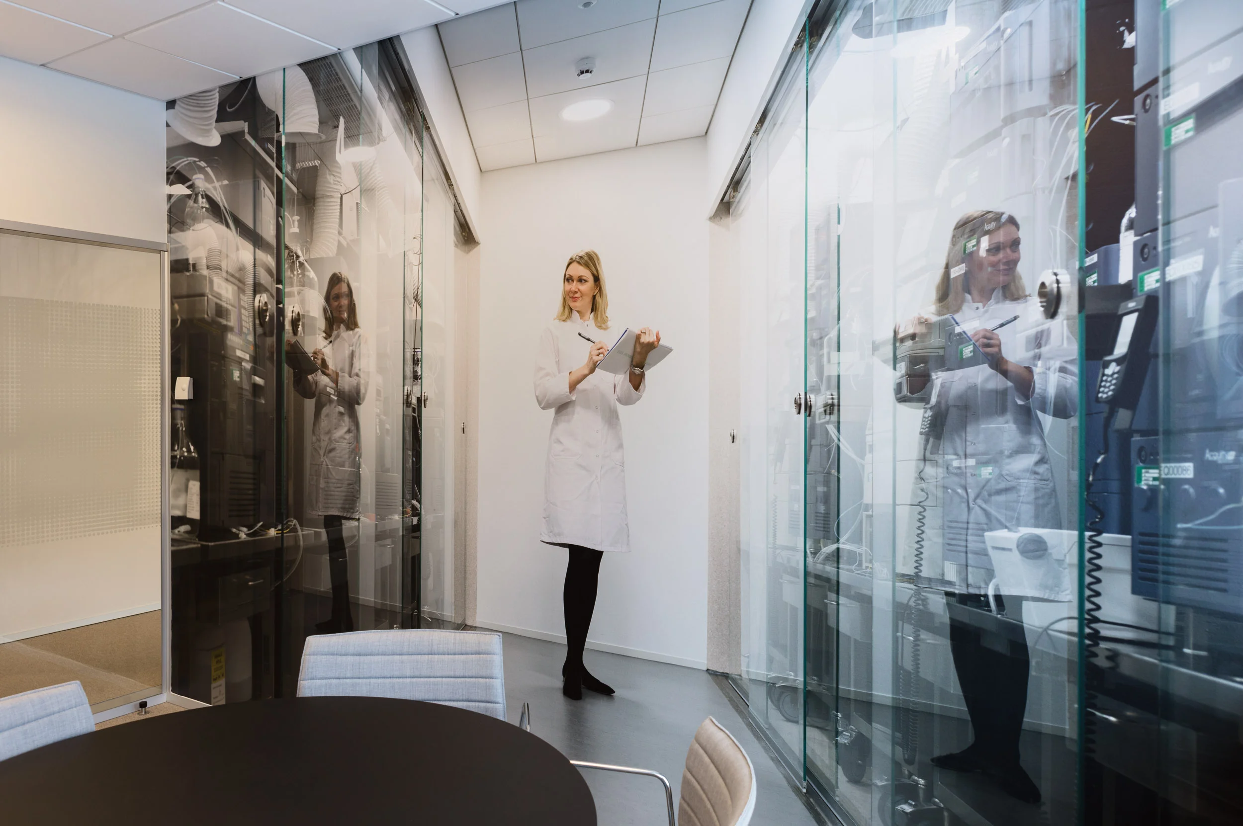 Imaging in large scale, where detail is of the uppermost importance. These are examples from a wall-folio assignment in close collaboration with Novo Nordisk/Biopharm.