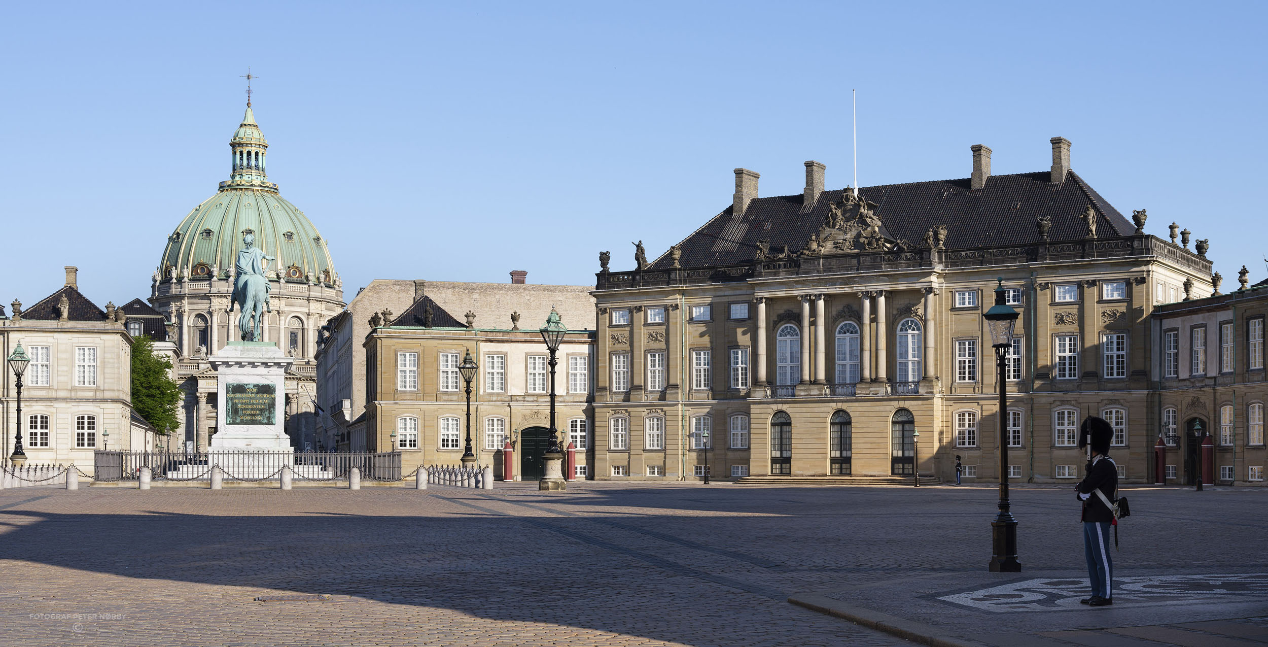 Amalienborg_facader_005.jpg