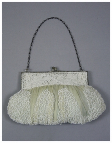 Antique Edwardian knitted beaded bag with silver frame. hbed104