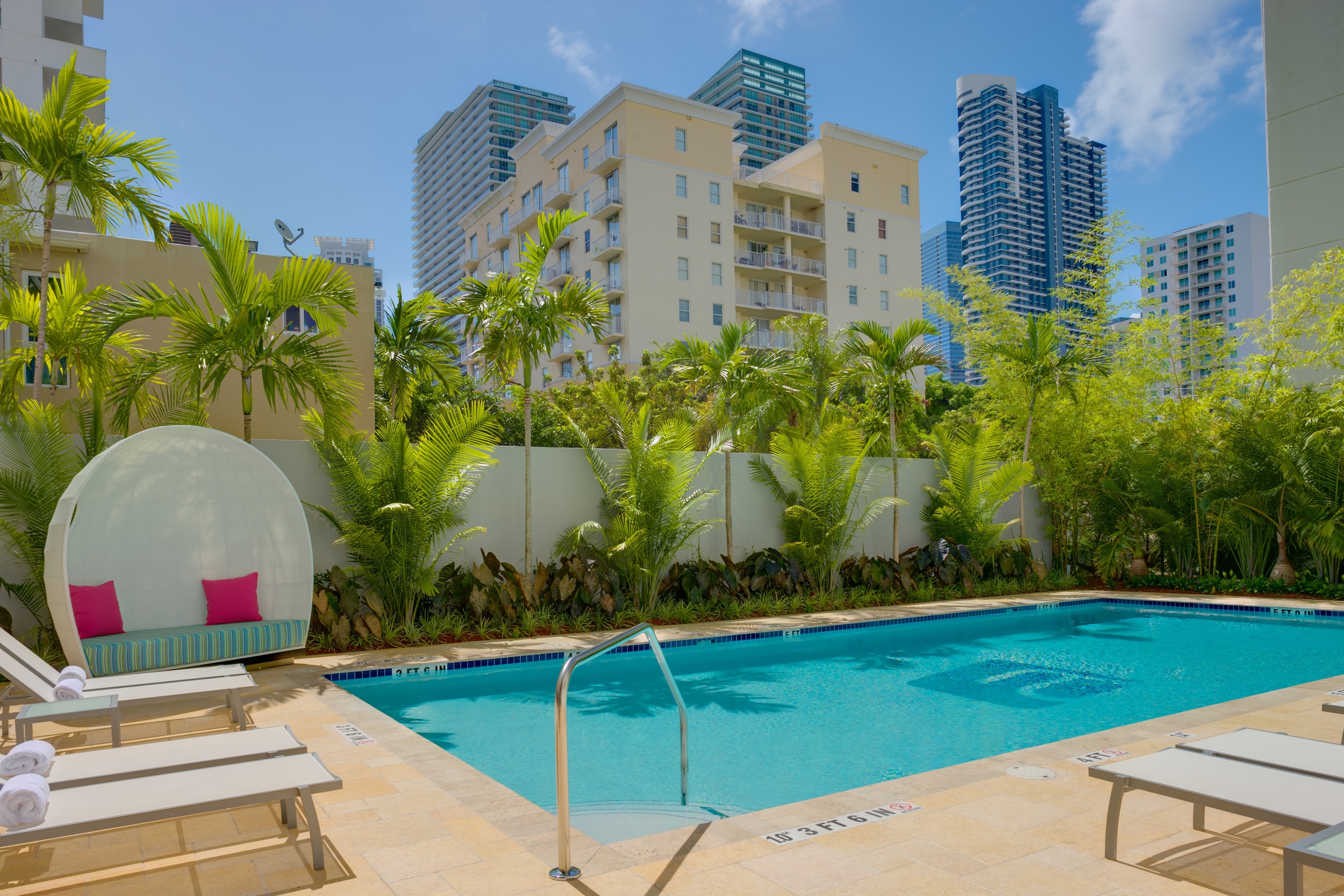 Aloft Splash HR.jpg