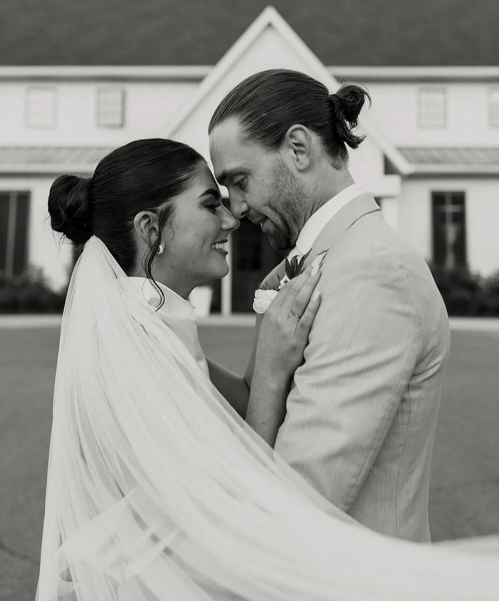 Why an Early Ceremony Can Ruin Your Day
 Here are  the reasons why avoiding an early ceremony can make your special day more enjoyable.

1. Time Constraints 
Hosting an early ceremony means that the bridal party has to be ready by a certain time. The