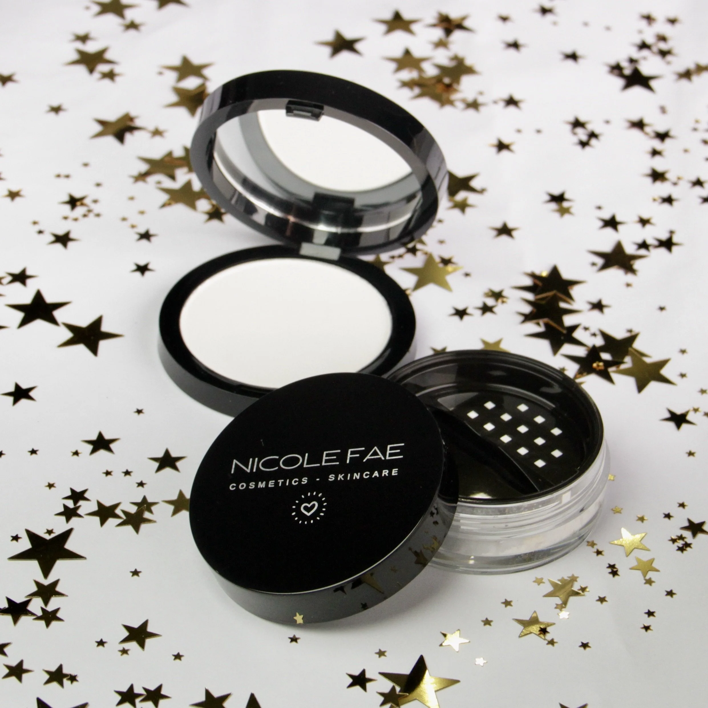 Setting Powder vs. Blotting Powder: What’s the Difference?  