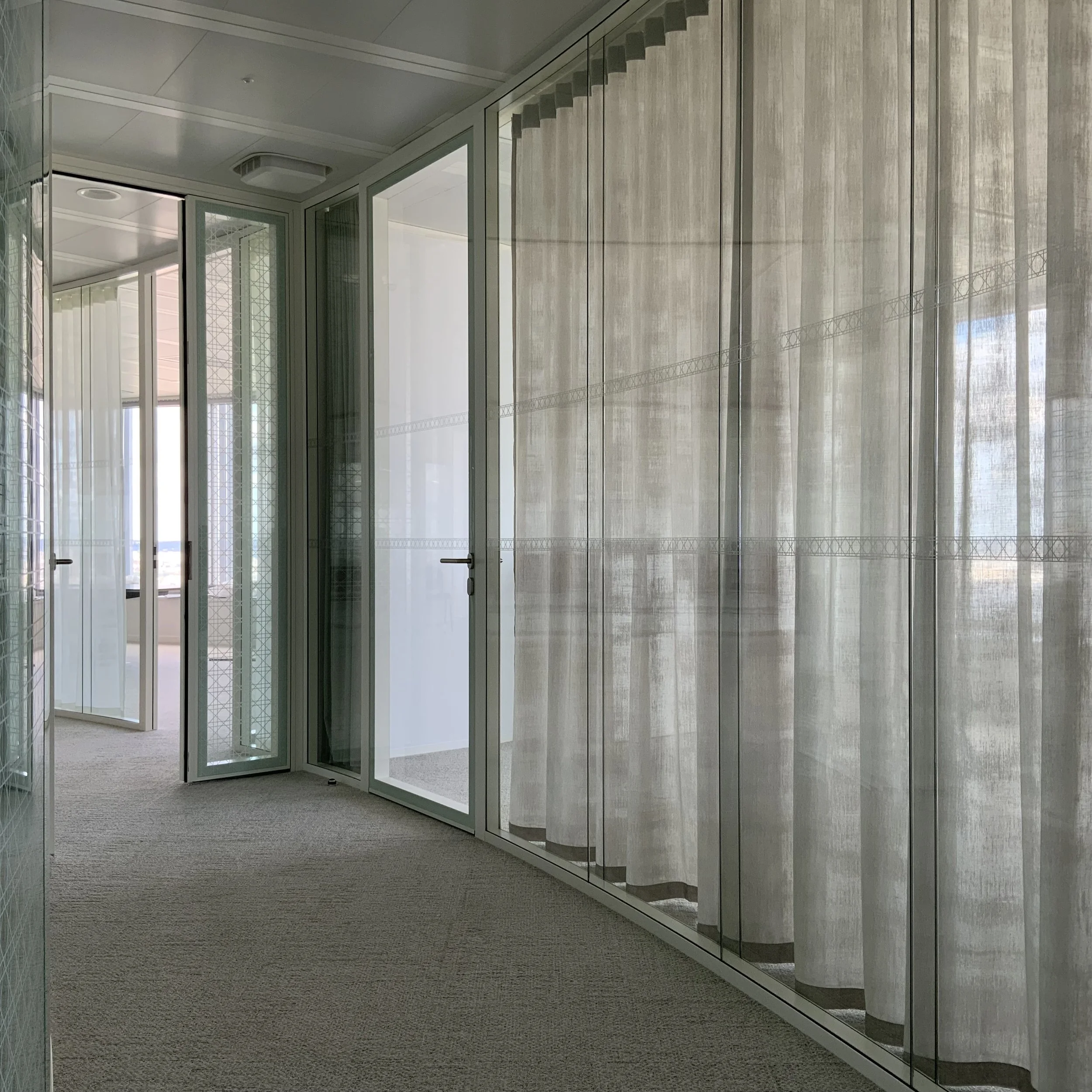 Rail de rideau cintré sur measures - rail courbé -  rideaux de separation