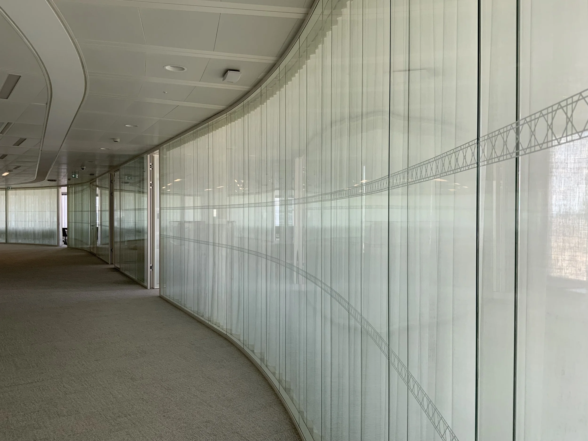 Rail de rideau cintré sur measures - rail courbé -  rideaux de separation