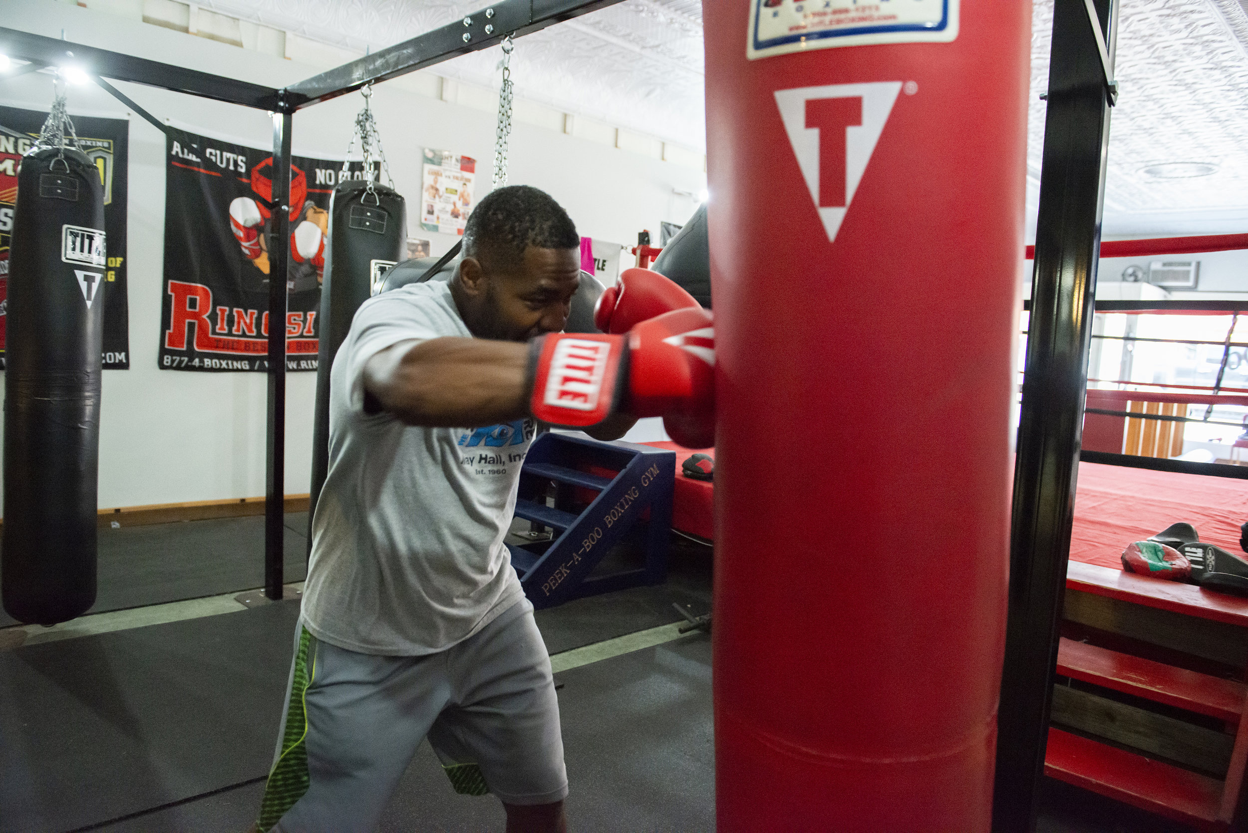 Boyd_Davis_Peek-a-Boo_Boxing_Reverie_photography_River Falls.jpg