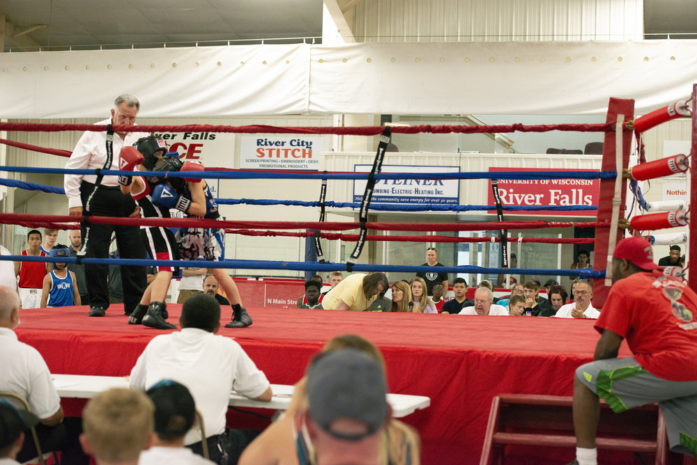 Boxing_Show3_Reverie_photography_Peek-a-Boo_Boxing_Gym_River Falls.jpg