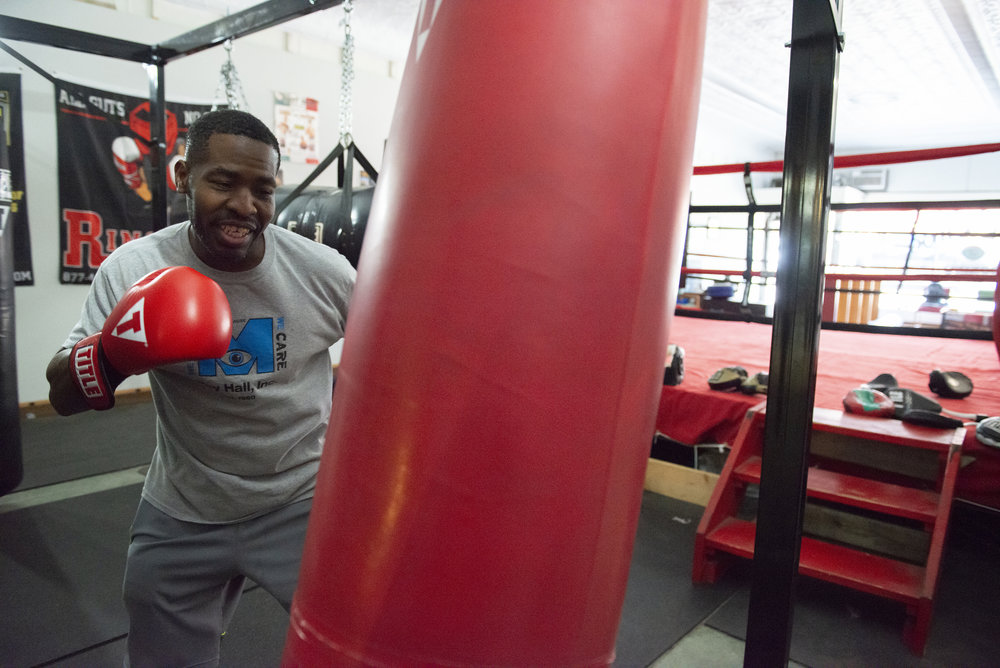 Reverie_photography_Peek-a-Boo_Boxing_Gym_River Falls.jpg