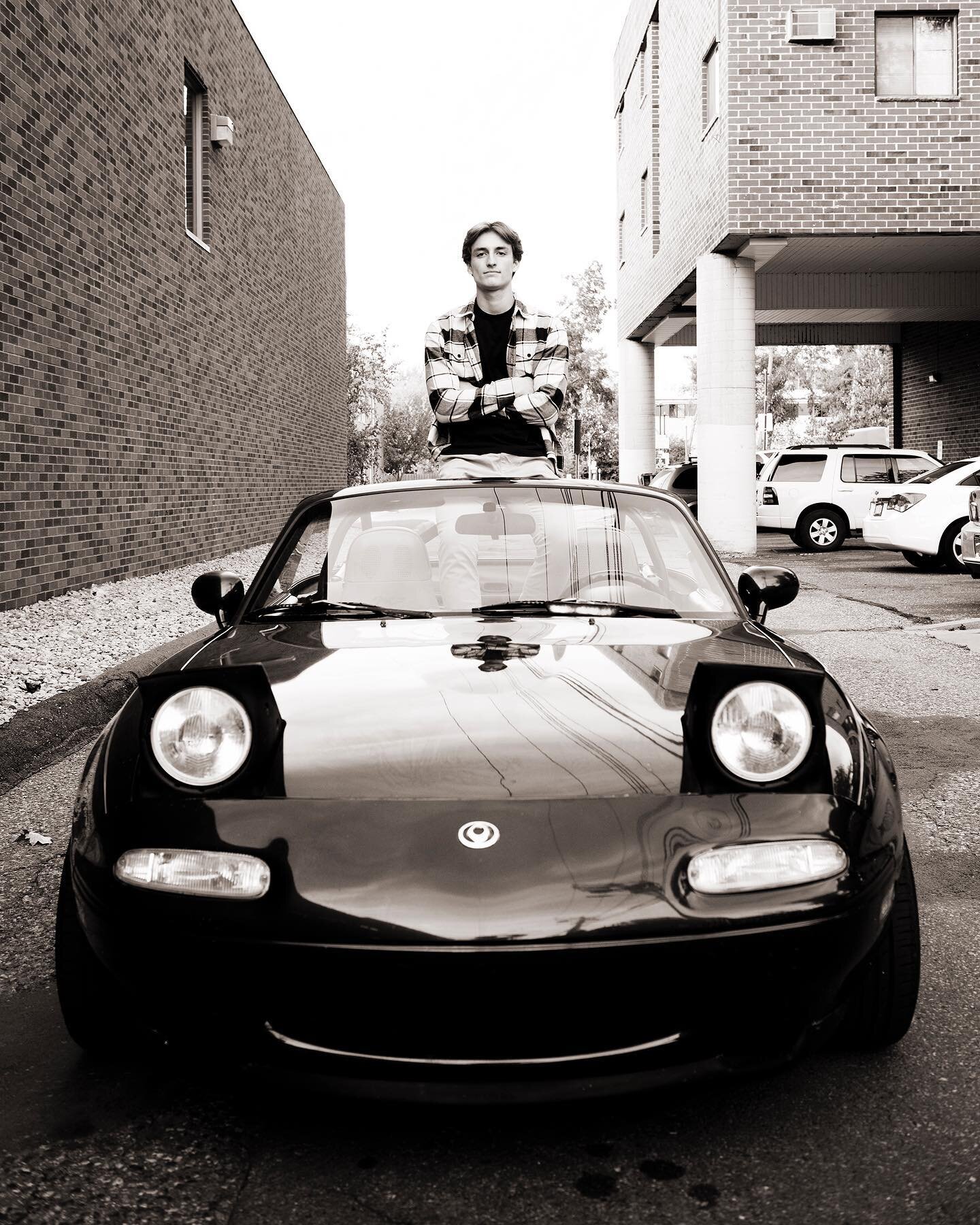 Class of 2023 - Josh &amp; his sweet little &lsquo;97 #Miata. (Thanks for giving me a ride to the alley - fun little car!) Great shoot! @sauersearle @the_searle 
.
#hudsonwi #classof2023 #rightofpassage #seniorphotos #seniorpictures #mazdamiata