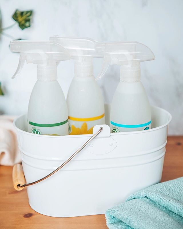 What are your cleaning goals for 2020?
🧼
Start simple, like reducing the amount of cleaning products
.
.
. 📸 @juliannavezza

#cleanhome #cleanhouse #cleanspace #cleaningproducts #allpurposecleaner #cleaninghacks #cleaningtips #cleaningservices #cle