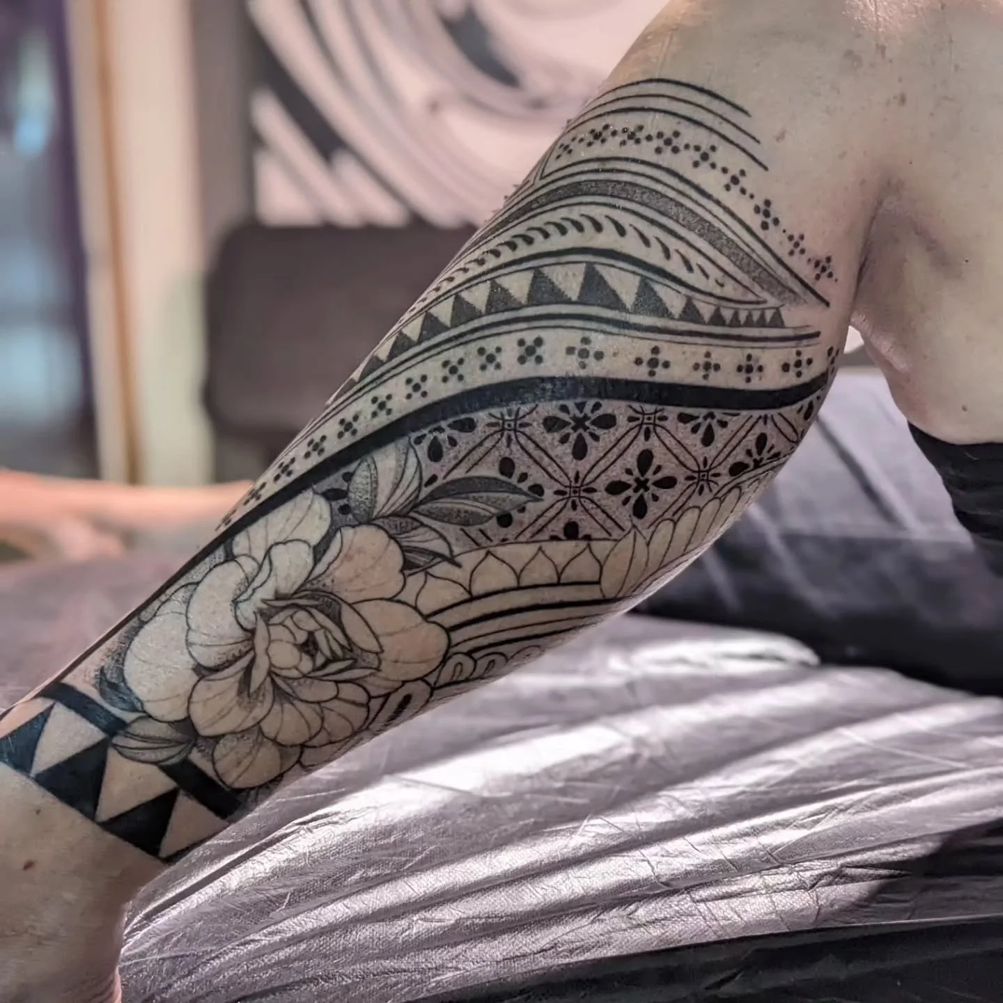 Ornamental calf sleeve for Rebecca 🖤
and an available design, fitted for a chest. Neck is optional. 
.
#ornamental #ornamentaltattooartist #tattoodesign #mockup #blackwork #calfsleeve #decorativetattoos #florals #floraltattoos #floralgeo #geometrict