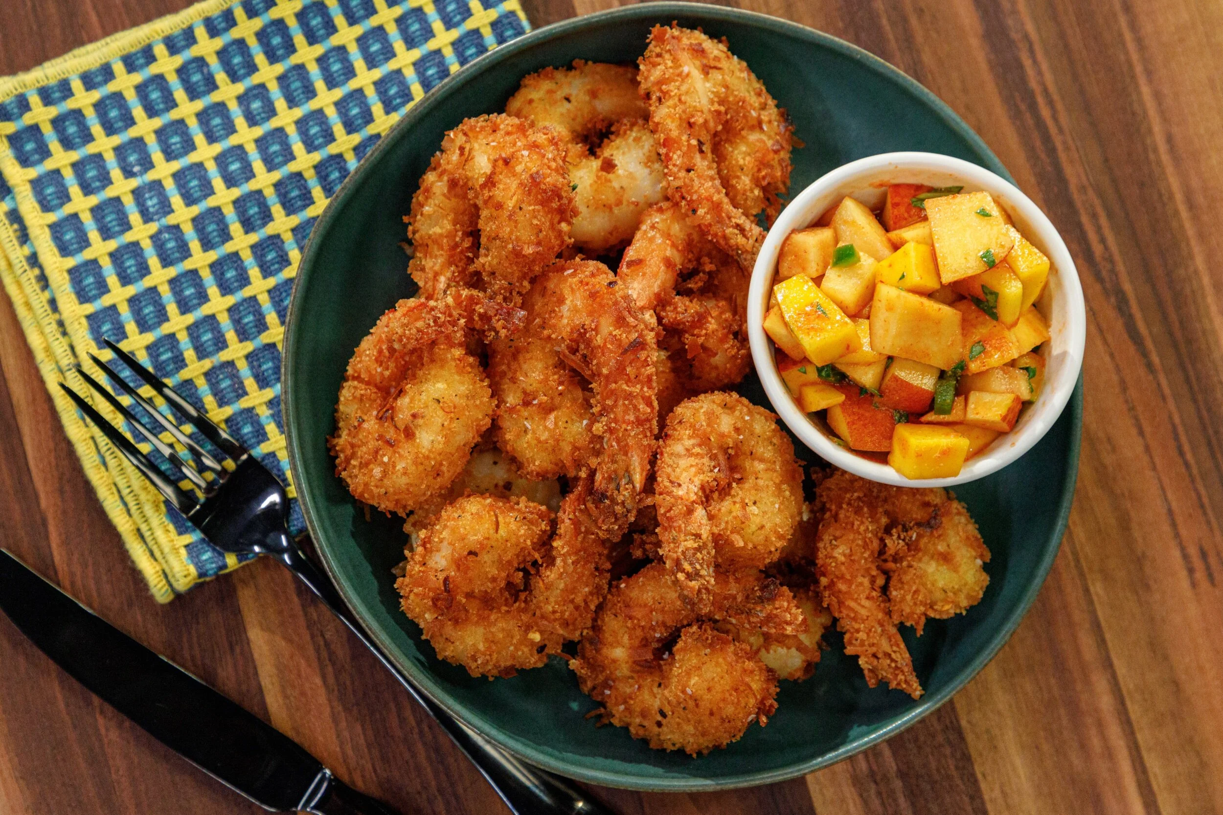 022220_fnklive_christy-vega-coconut-shrimp-with-mango-peach-salsa_0020.jpeg