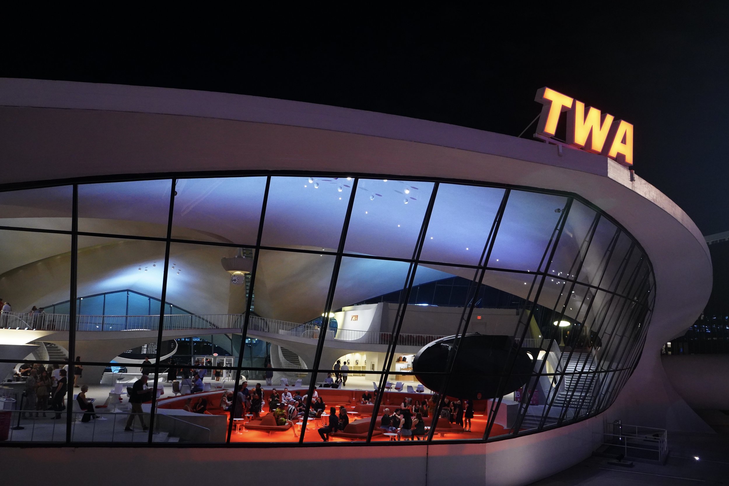 TWA Flight Centre at night.JPG