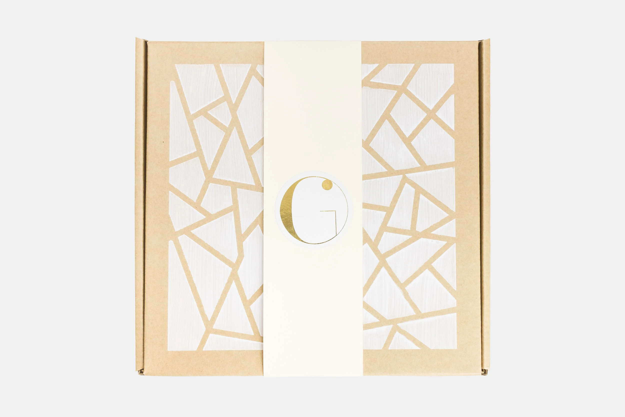 giftcare-gift-box-closed-top-geo-cream1.jpg