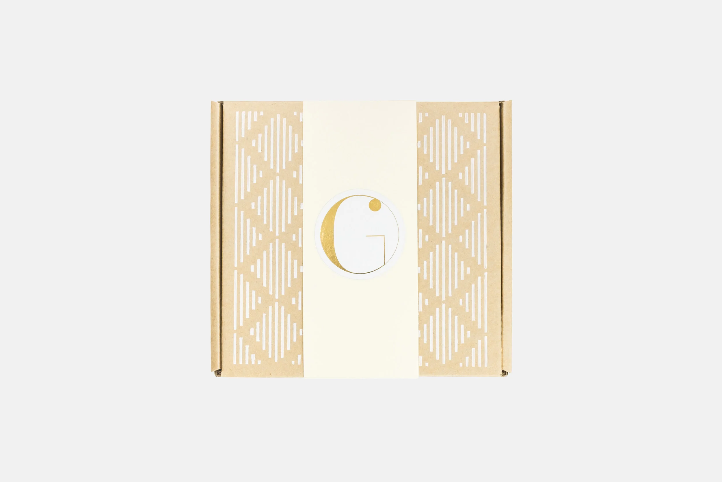 giftcare-gift-box-closed-top-diamonds-cream.jpg
