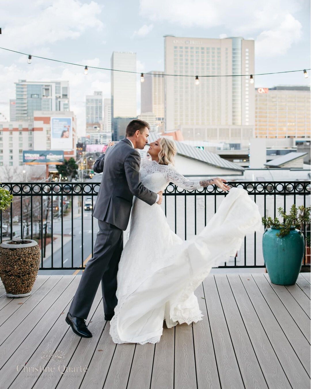 How about a wedding with the perfect city view😍​​​​​​​​
​​​​​​​​
Designer &amp; florist // @tintedeventdesigns​​​​​​​​
Planner // Rachele with @ityndaleevents​​​​​​​​
Venue // @terminus330​​​​​​​​
Getting Ready // @hyatthouseatldowntown​​​​​​​​
DJ &