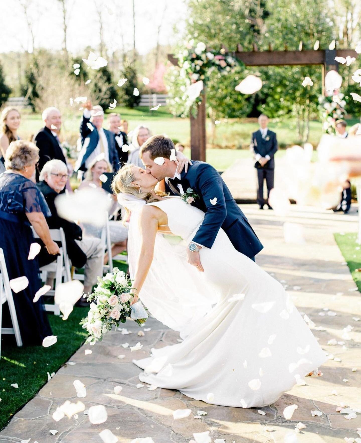 @katrinalangland captured these incredible shots of Morgan &amp; Scott  @hamiltonplacepursellfarms and that first shot just gives me chills! It&rsquo;s so beautiful! 

Morgan that gown looks like it was absolutely made for you 🤍

#EJAssociates
#EJAs