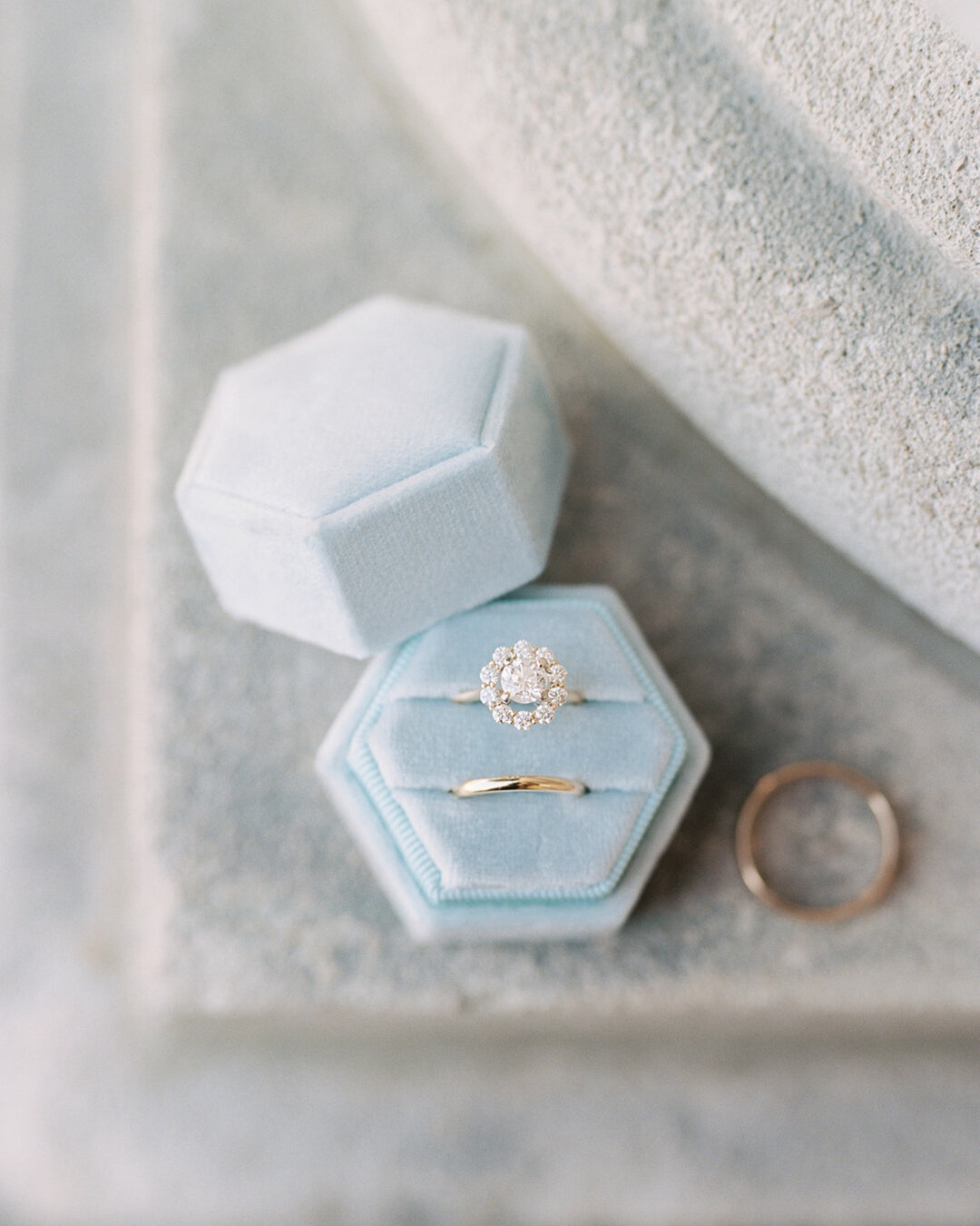 Wedding photographers - what beautiful pieces do you love to add to your detail shots?  This beautiful blue velvet ring box in this shot by @meghangrayphoto is stunning!
