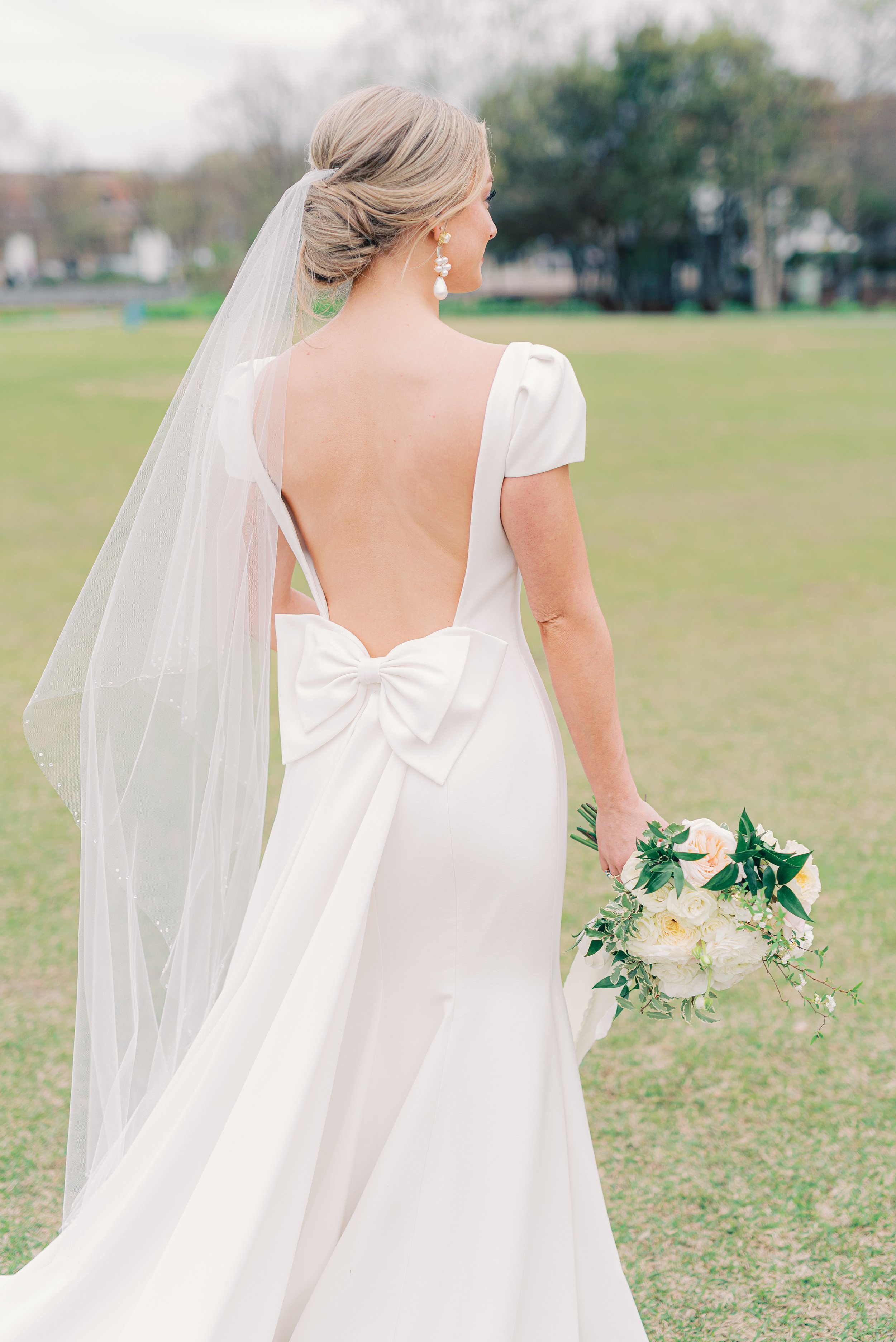 Bustle: Designer sample wedding dresses and gowns - Blog