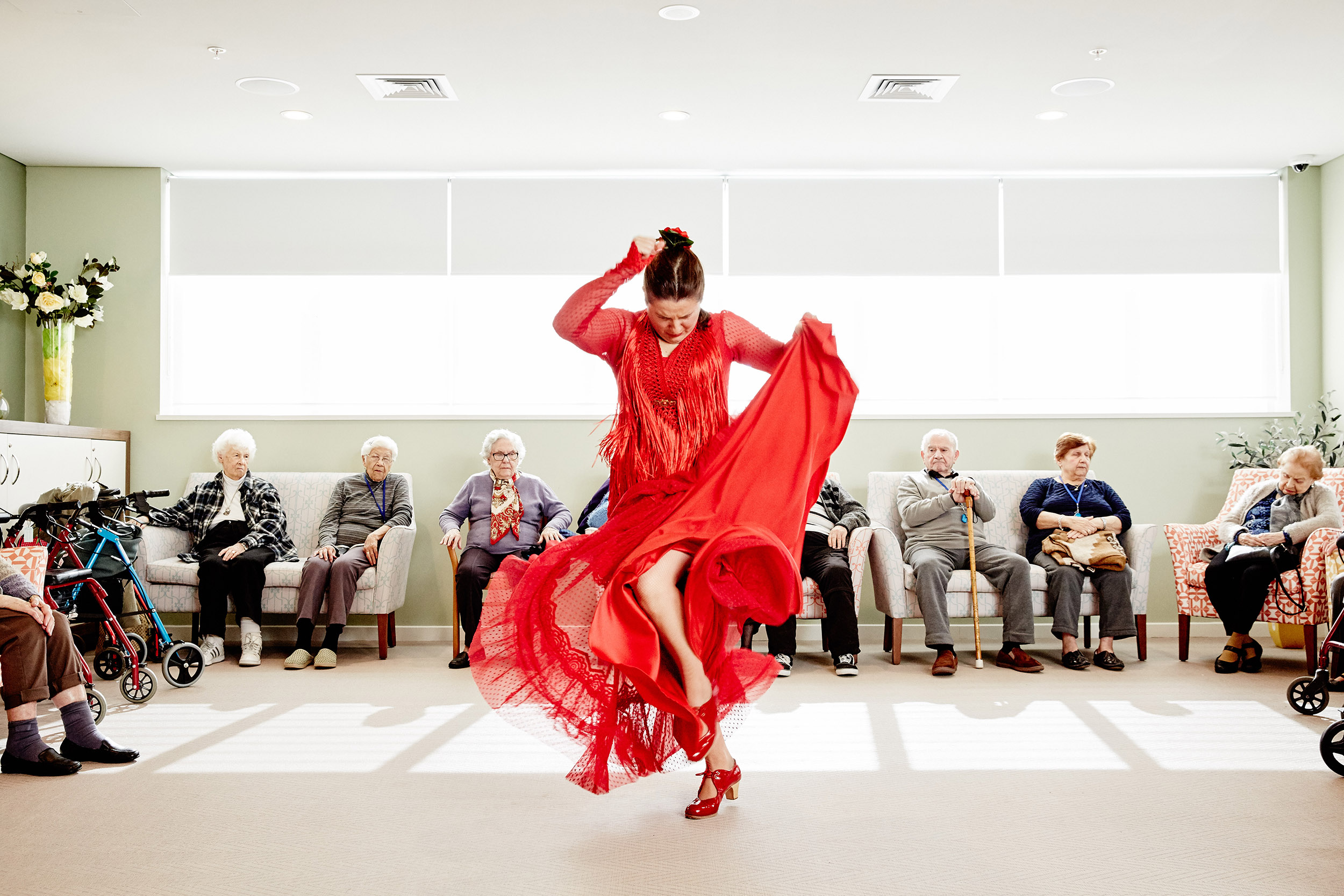  Pepa Molina at the Parque Habitacional Nursing Home, Rooty Hill, for the Blacktown Arts creative residency program.   Winner of the 2018 Australian Life Photographic Competition   