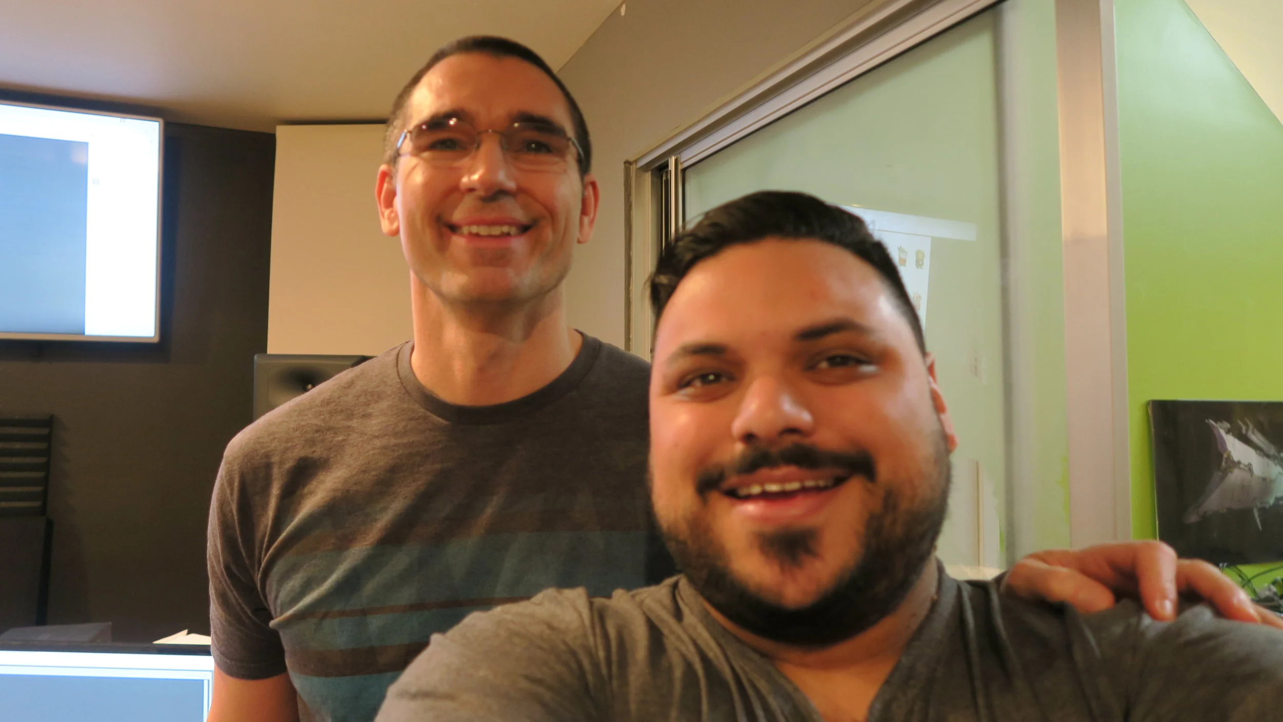 Eu e o Dale durante uma das sessões de gravação na SomaTone