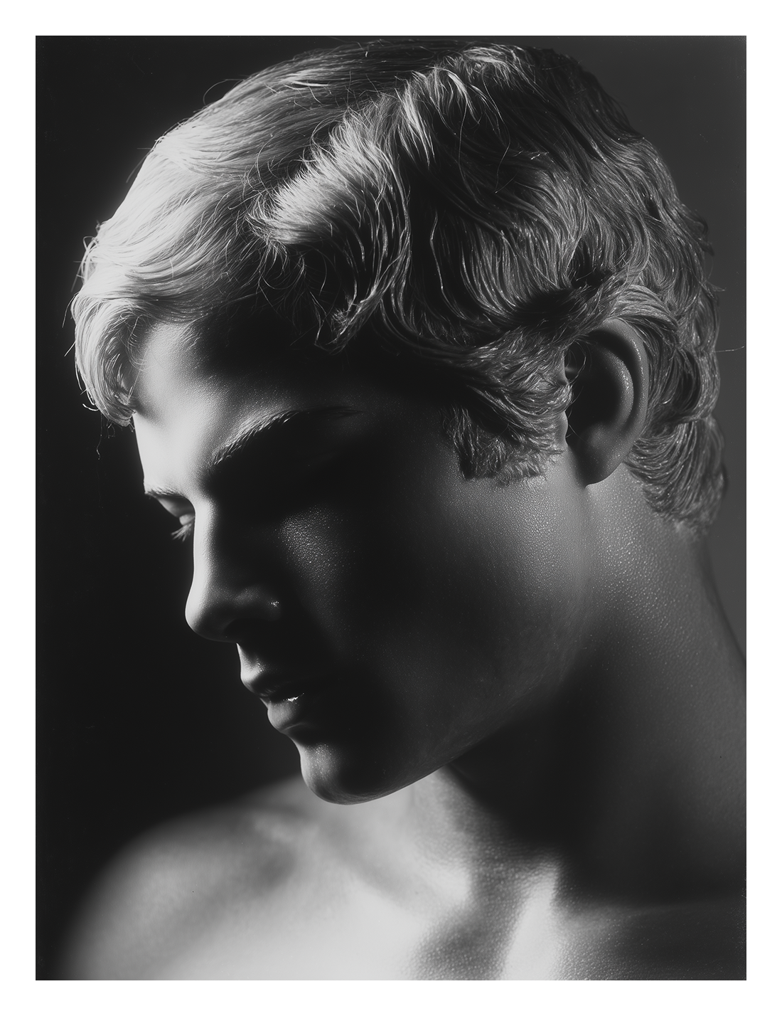 creepztopia_Herbert_List_photo_of_austere_classically_posed_bla_d1967038-4eb2-4811-88b3-777d4210ec5c.png
