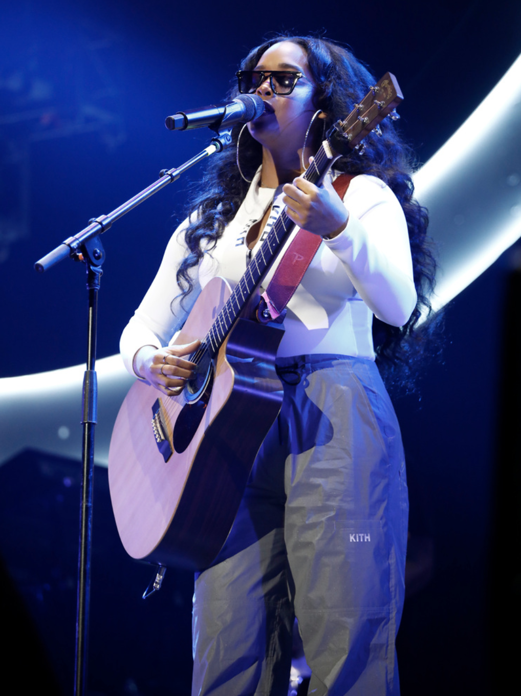 True Talent! H.E.R ALWAYS Gives an Impressive Performance. Photo Credit: Getty Images for BET