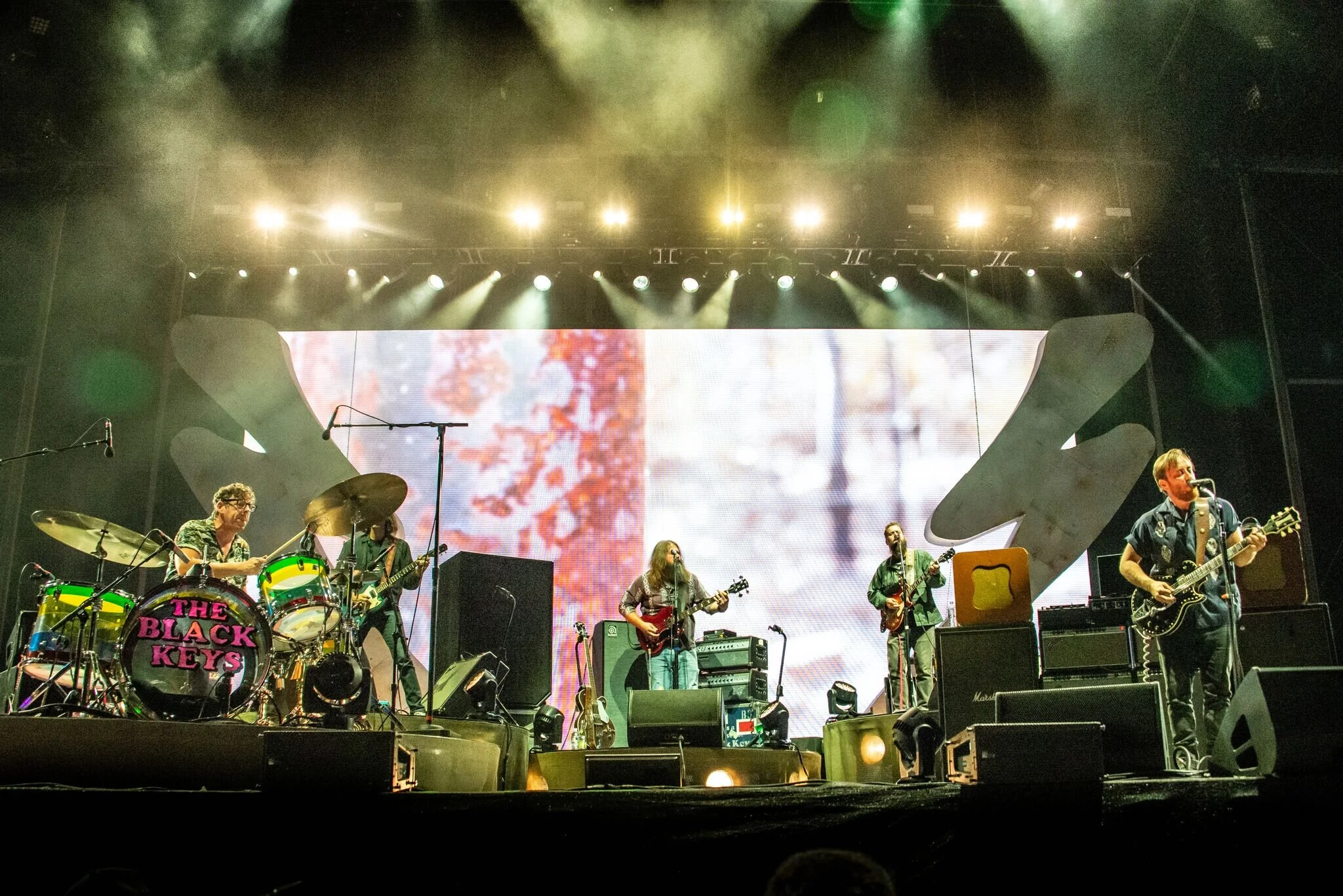 The Black Keys Returned After a 5-Year Hiatus! The Talented Duo Brought Las Vegas Icon, Wayne Newton! Photo Credit: Courtesy of Life Is Beautiful