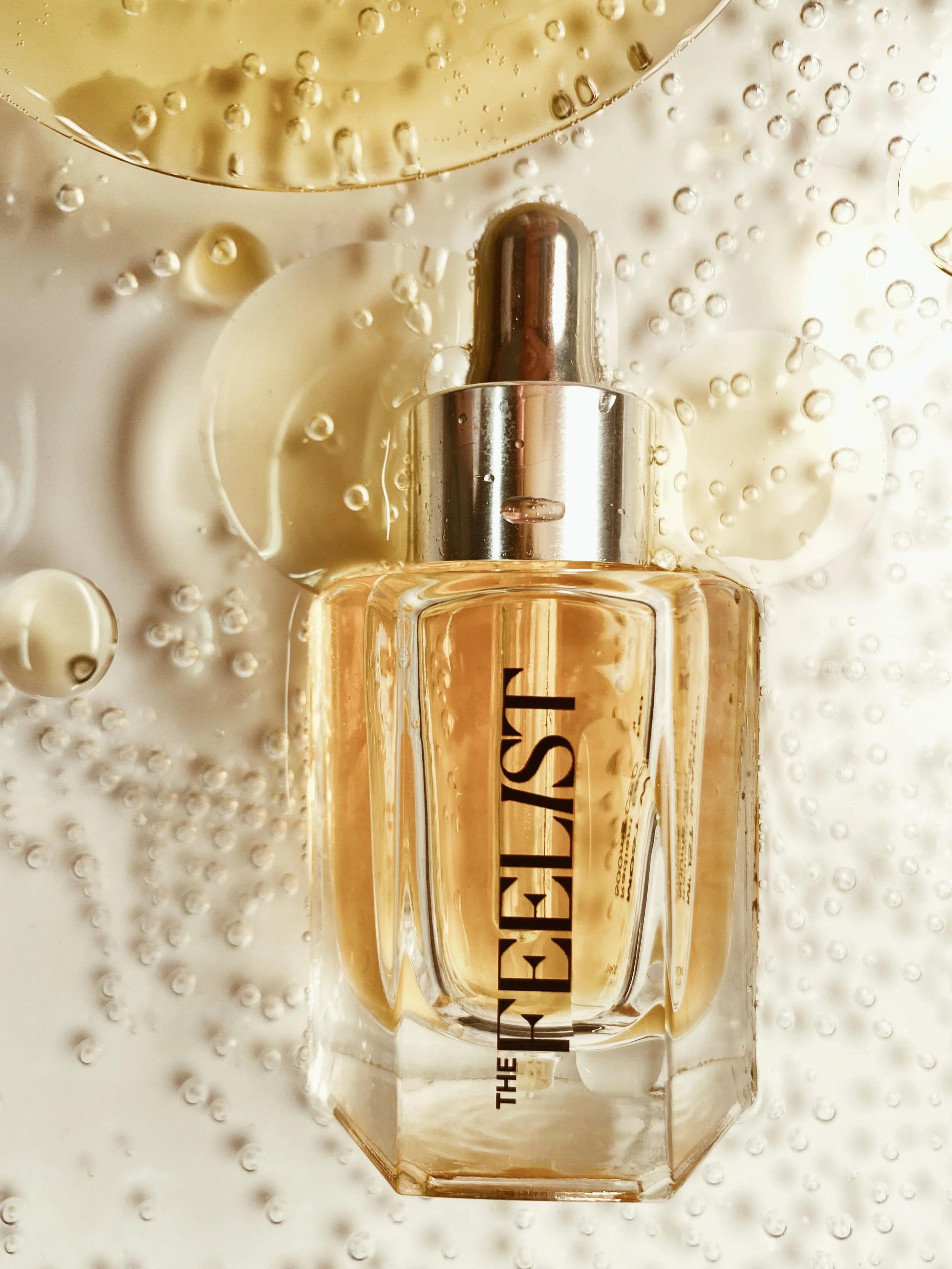 Most Wanted Radiant Face Oil by "The Feelist" - The One Product You'll Need This Winter for Extra TLC