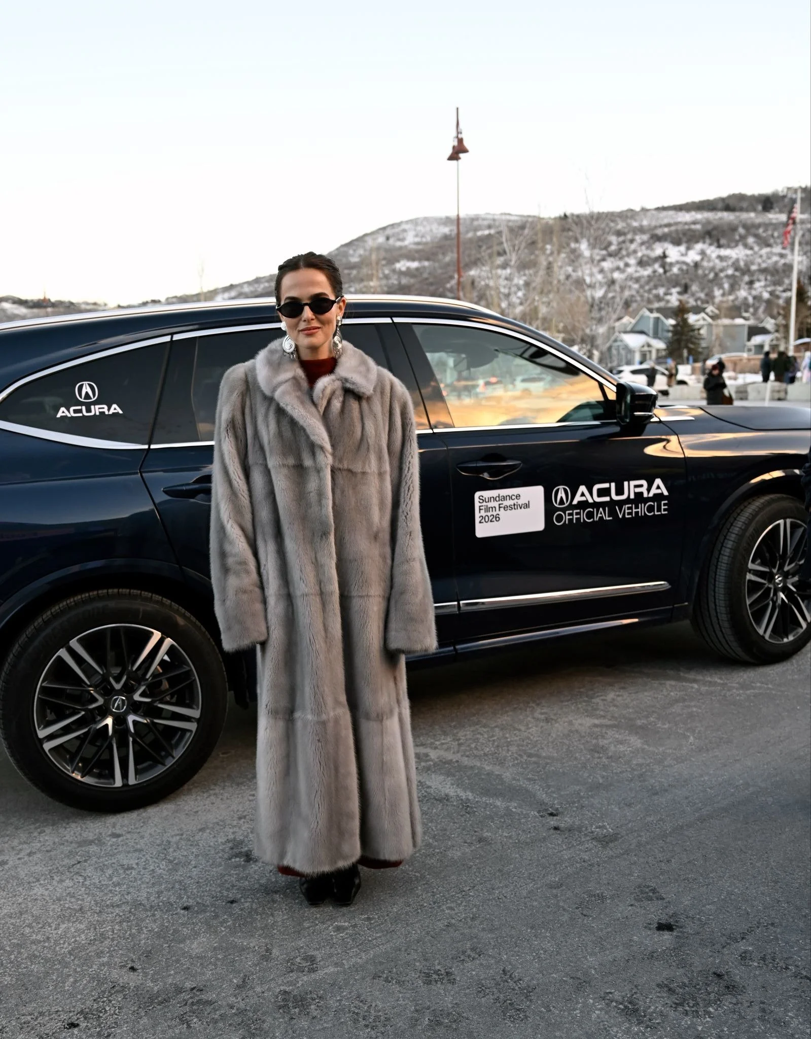  Zoey Deutch attends the 2026 Sundance Film Festival (Photo Credit: Getty/Bryan Steffy) 