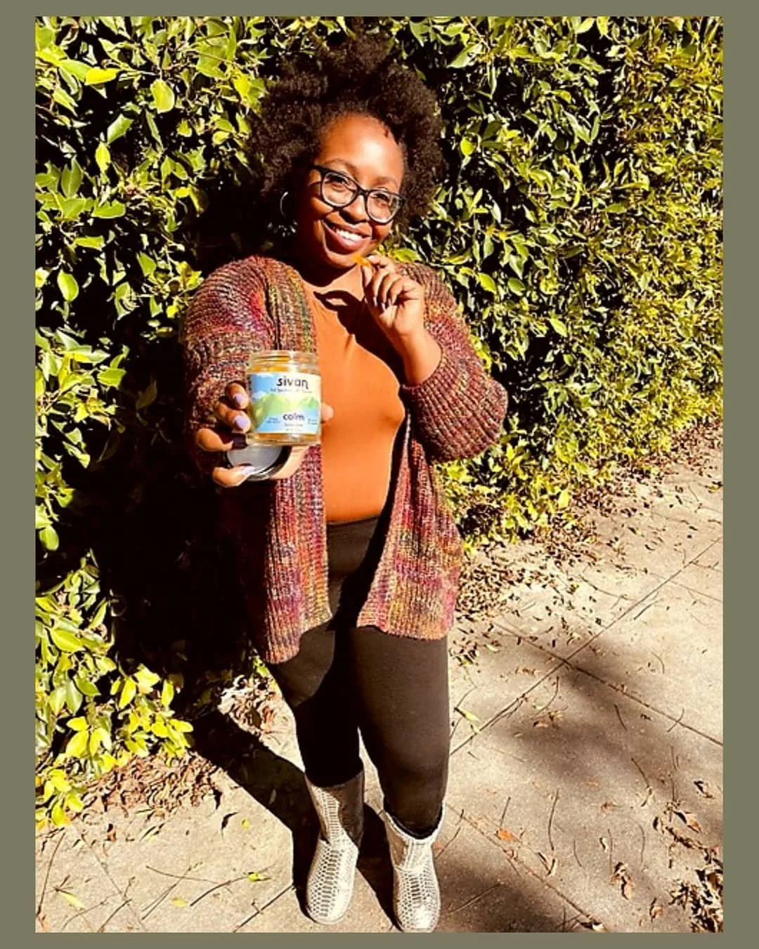 Bringing a new energy into 2022 thanks to @sivanremedies 

The brand is changing the way consumers view CBD by creating a line with YOU in mind! 

Their Calm gummies are not only delicious but are a long-lasting way to sooth your everyday stress. Bec