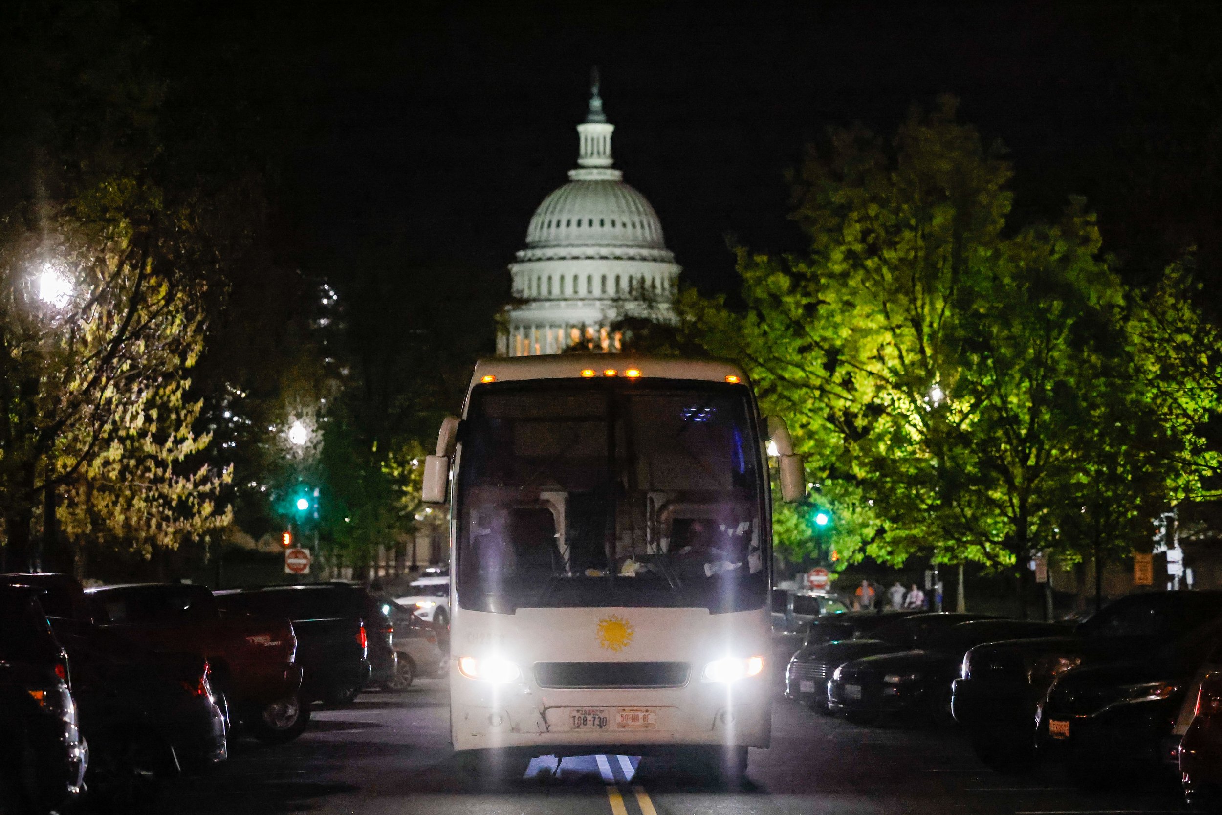  A bus with migrants from Texas arrive in Washington, D.C. on Thursday, April 21, 2022, as part of the service offered by Governor Greg Abbott for undocumented migrants who wish to travel from Texas to the capital city of the United States. 