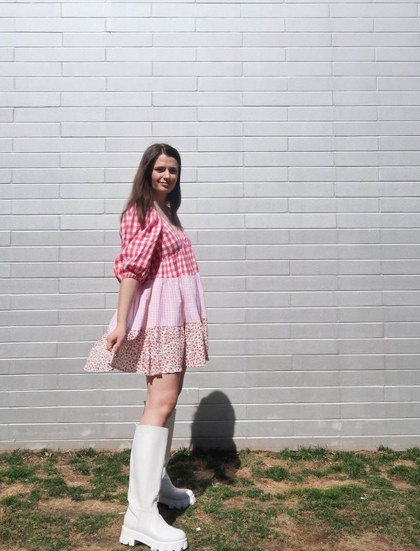 Mini+Dress+White+Boots.jpg