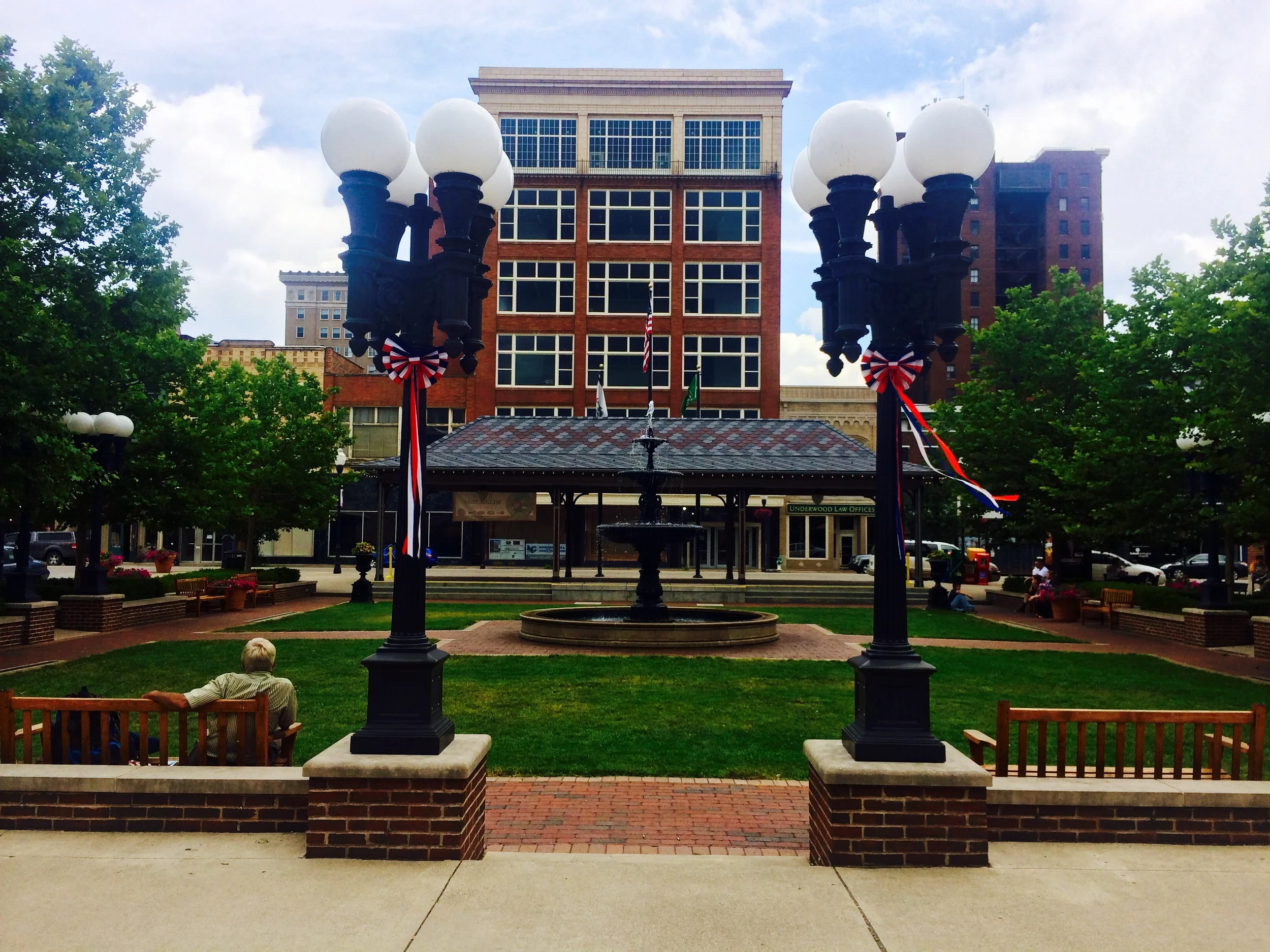Pullman Square in Huntington, West Virginia. One of the more populated and established towns we've been to!