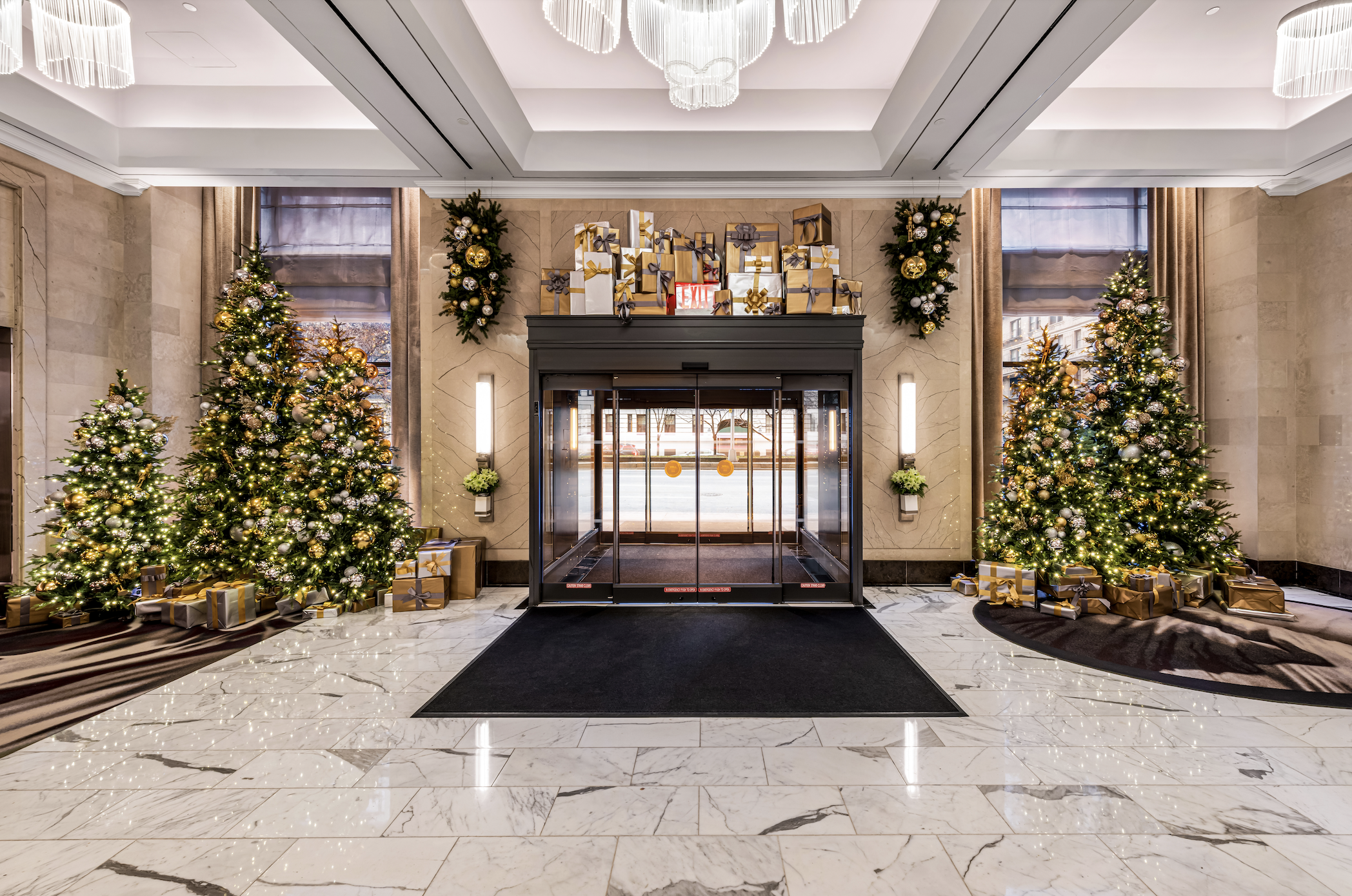  Loews Holiday New York 2025 