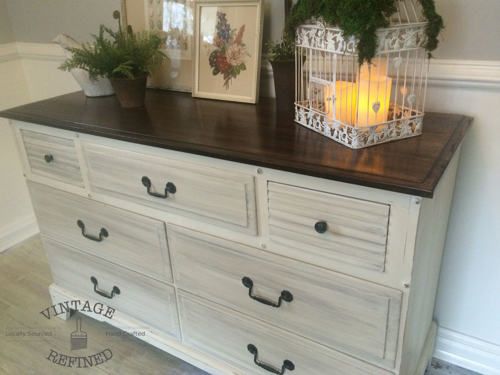 Chalk Paint Blog Vintage Refined - How To Chalk Paint Furniture With Two Colors Chalk Paint Blog Vintage Refined - How To Chalk Paint Furniture With Two Colors