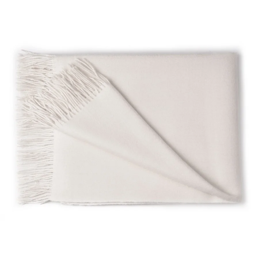 cream - size: 51 in x 71 in (with fringes)